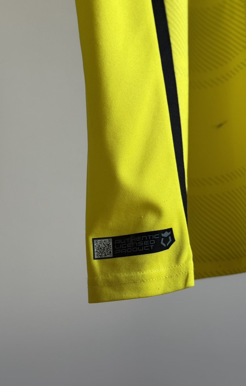 Vintage Borussia Dortmund Puma Home Shirt Jersey 2013 2014 football Size US XL / EU 56 / 4 - 2 Thumbnail