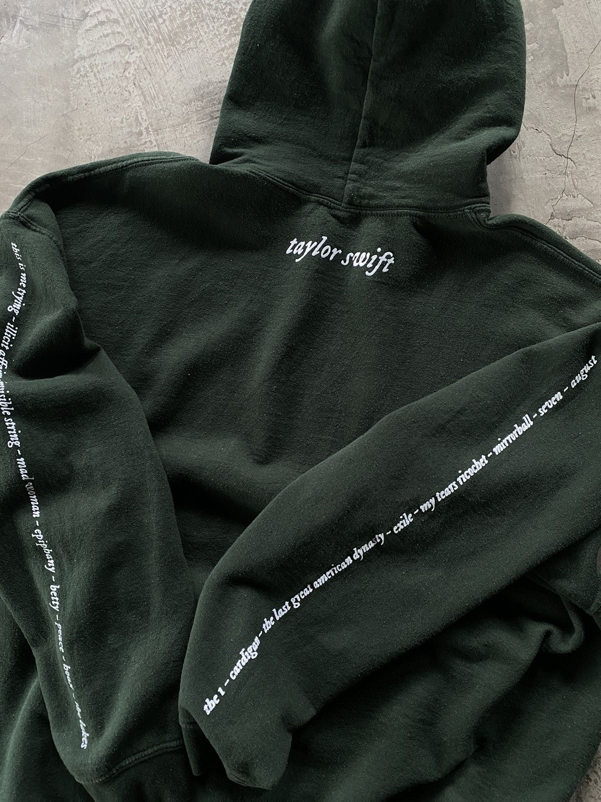 Vintage Taylor Swift Folklore Album Hoodie Size US XL / EU 56 / 4 - 3 Thumbnail
