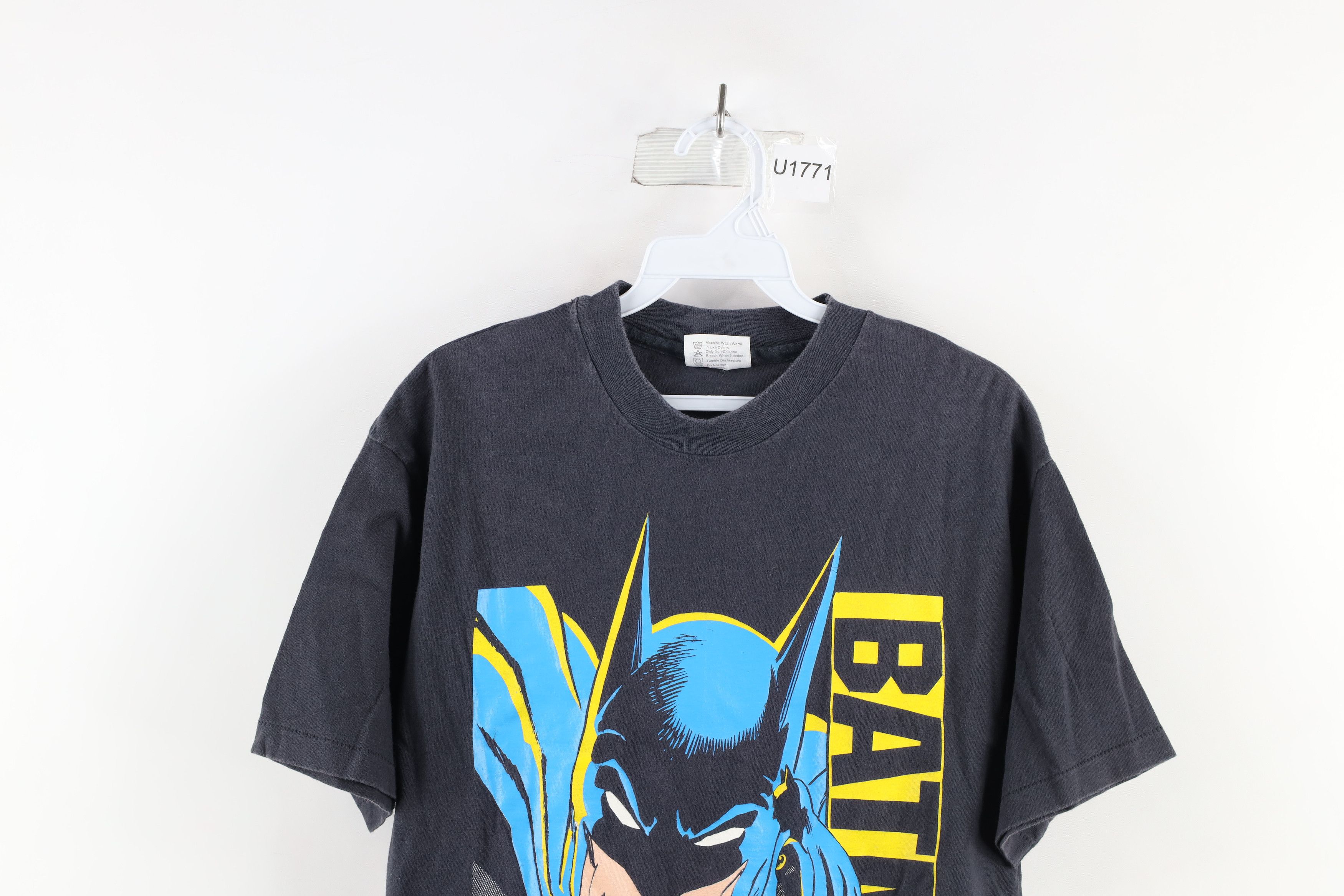 Vintage Vintage 90s DC Comics Out Batman Short Sleeve T-Shirt USA Size US L / EU 52-54 / 3 - 2 Thumbnail