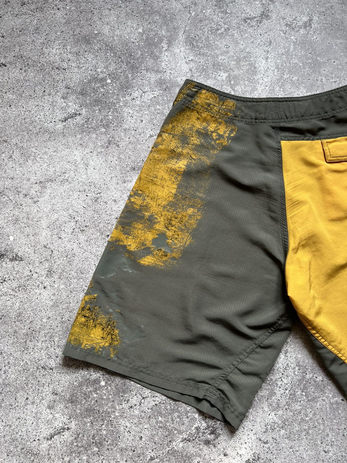 Oakley × Vintage Vintage Oakley Crazy Skull Shorts Big Logo Swimwear Men's Size US 32 / EU 48 - 11 Thumbnail