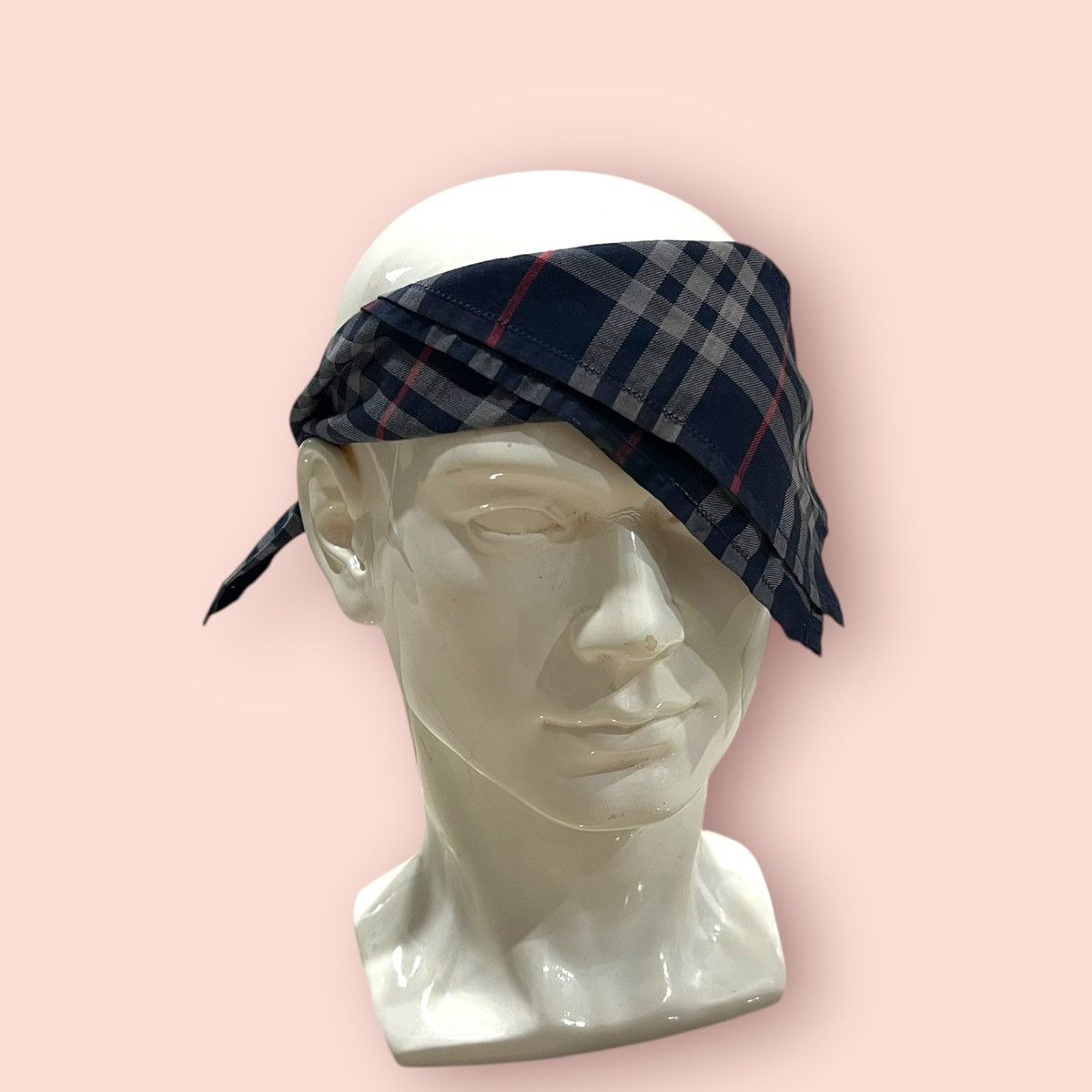 Burberry × Designer ICONIC BURBERRYS BLACK LABEL PLAID NOVA CHECK HANDKERCHIEF Size ONE SIZE - 21 Thumbnail