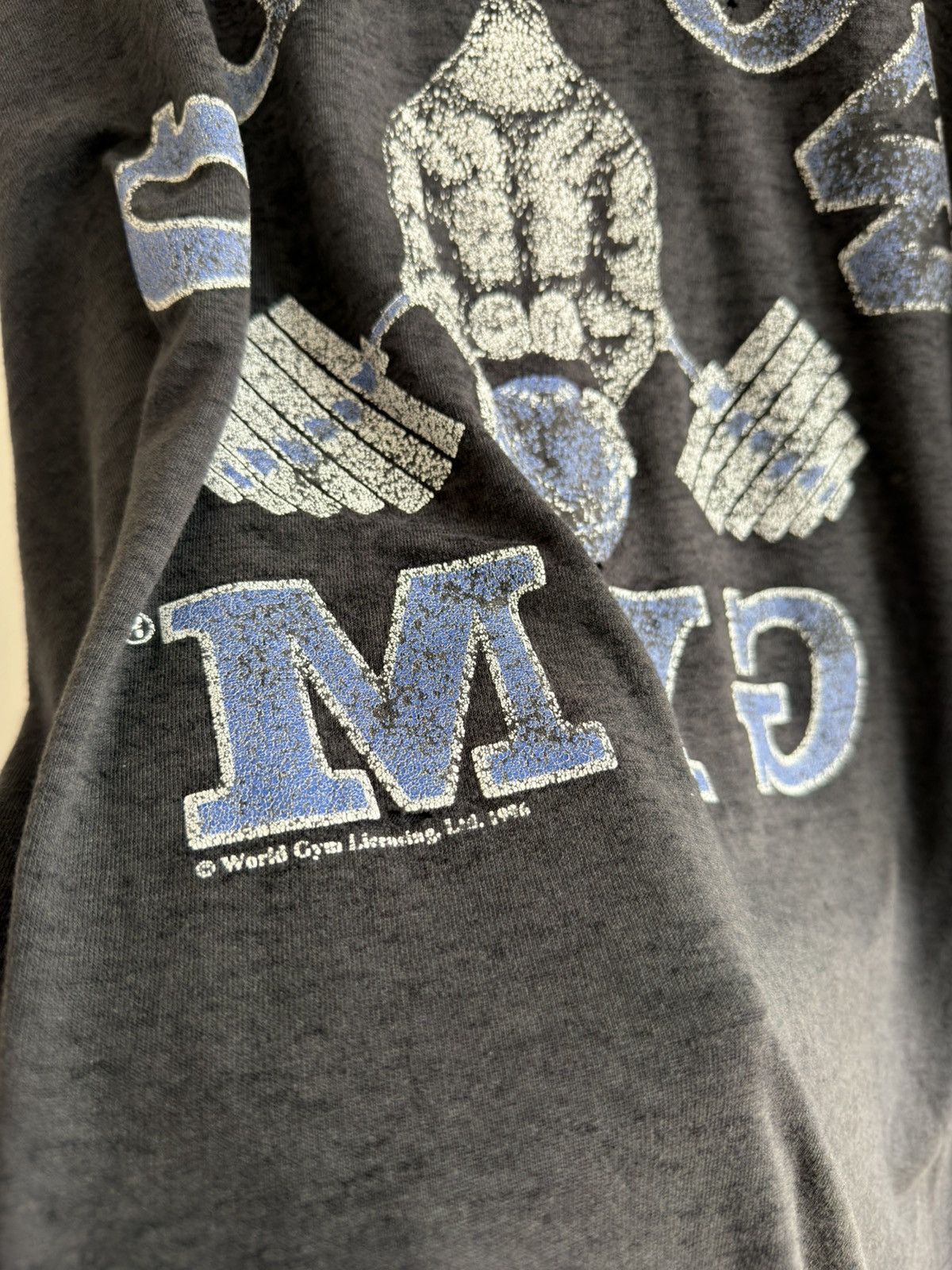 Vintage *RARE* 1990s WORLD GYM BODYBUILDING HARDCORE THRASHED TEE Size US XXL / EU 58 / 5 - 10 Thumbnail