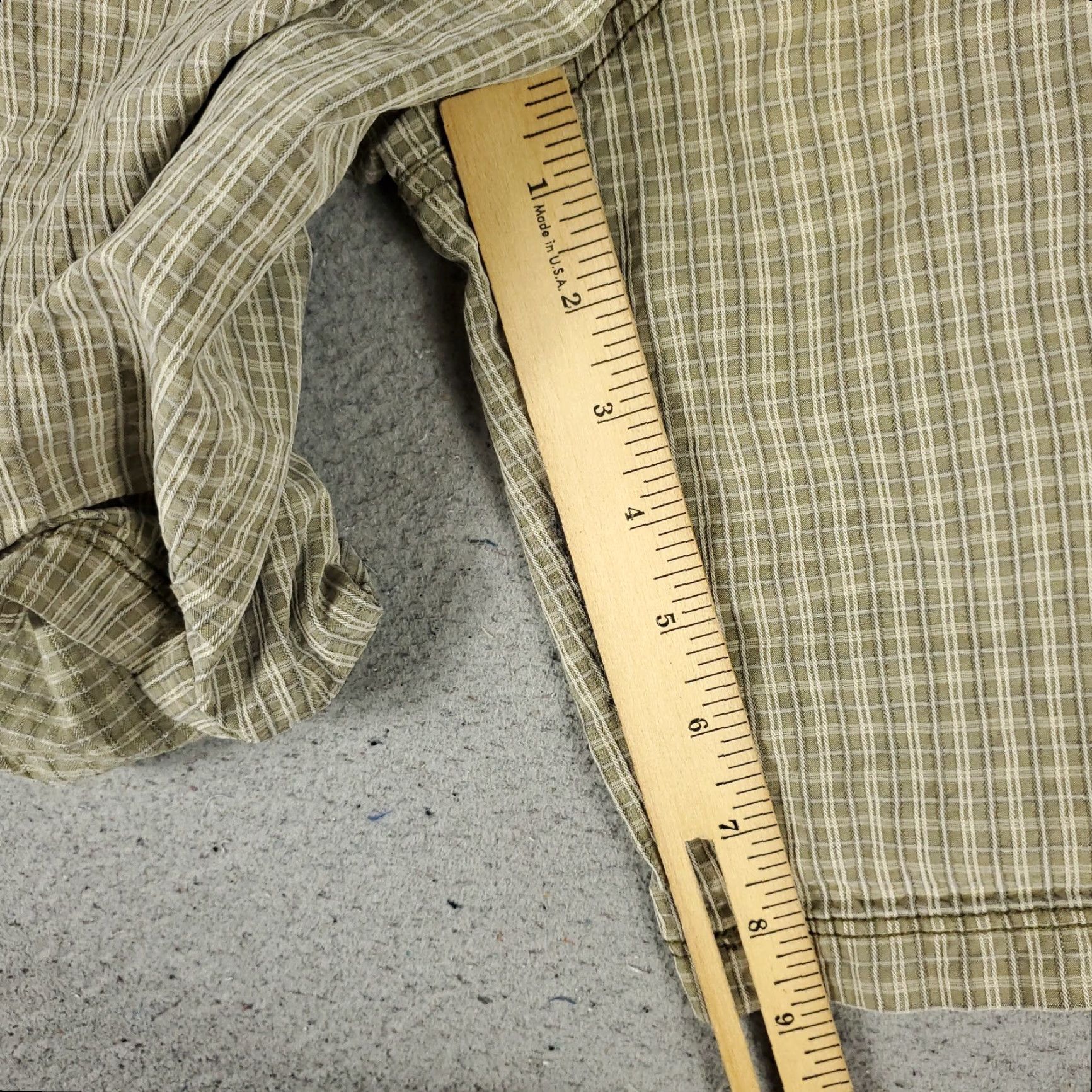 Tommy Bahama VINTAGE Tommy Bahama Shorts Men Size 34 Beige Plaid Silk Blend Flat Front Casual Chino Size US 34 / EU 50 - 6 Thumbnail