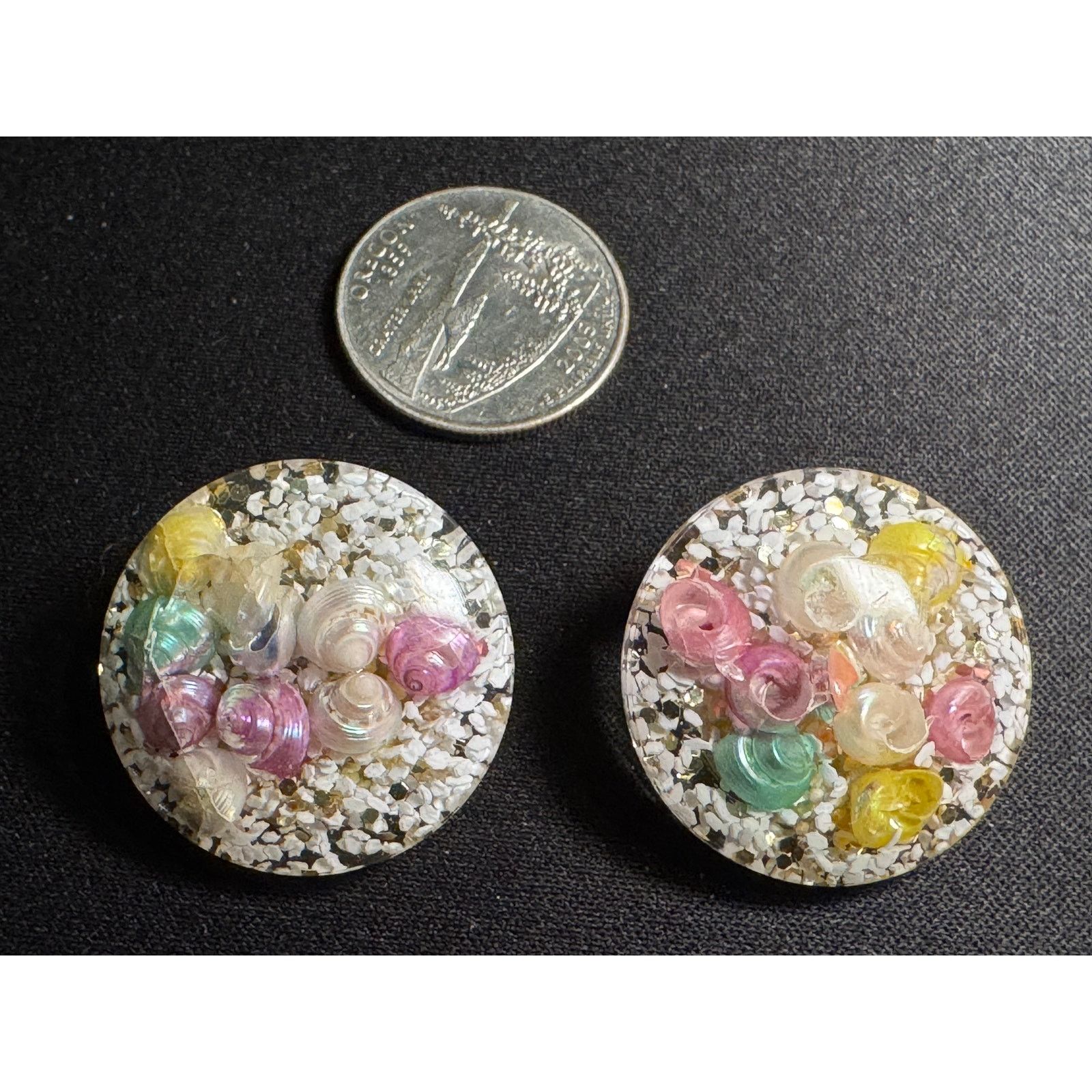 Other Vintage Lucite White Confetti & Rainbow Clip On Earrings Size ONE SIZE - 3 Thumbnail