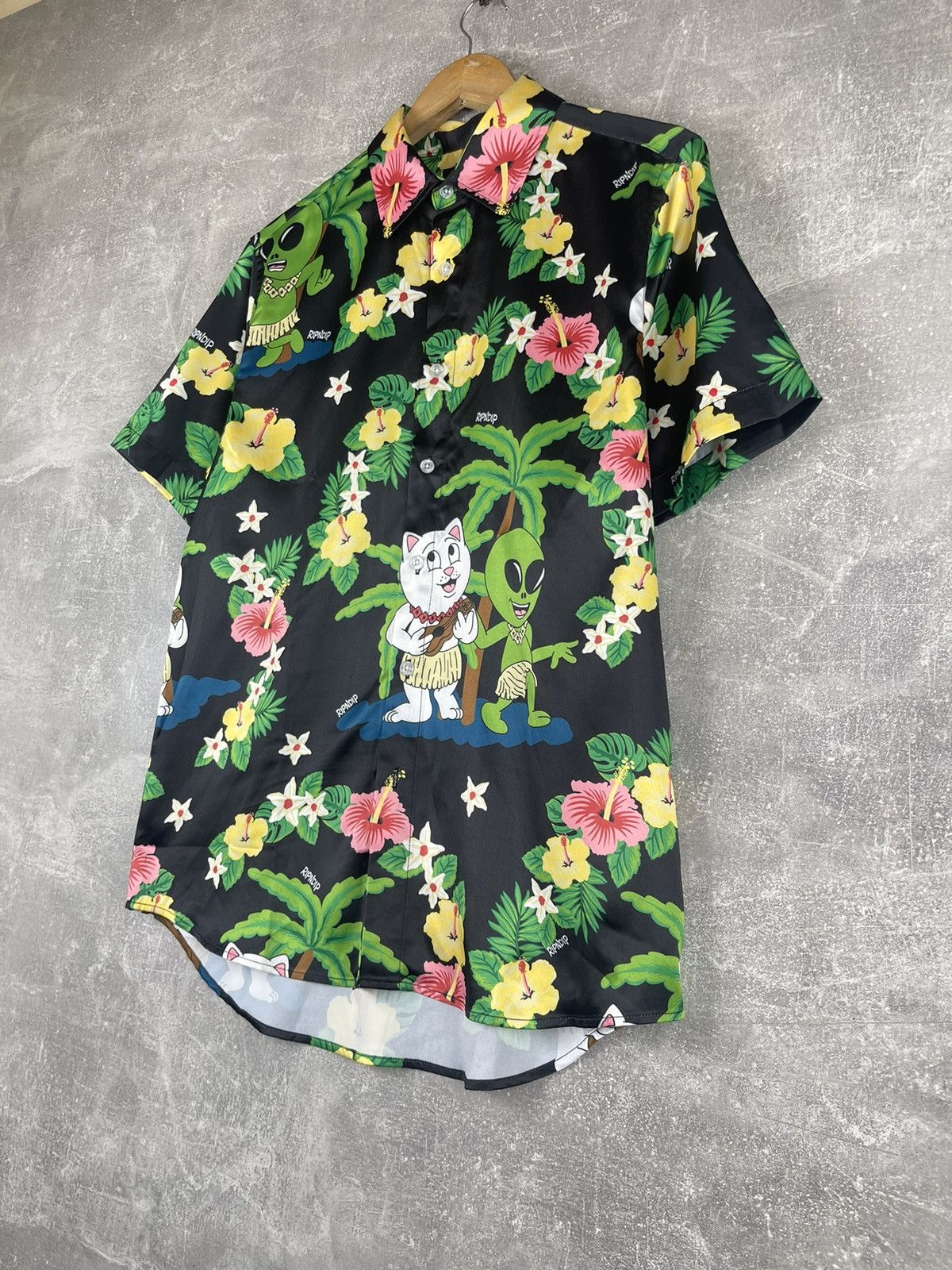 RIPNDIP RIPNDIP Hawaiian Shirt Alien Lucky Cat Floral Short Sleeve Size US S / EU 44-46 / 1 - 2 Thumbnail