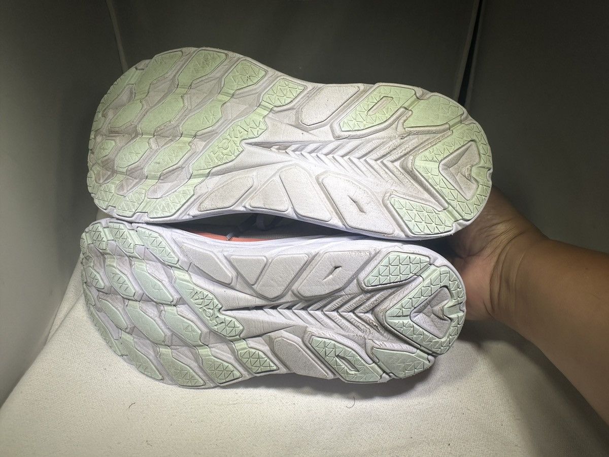 Hoka PreOwned Hoka Clifton 8 Women's 9.5D Wide Running Shoes Size US 9.5 / IT 39.5 - 5 Thumbnail