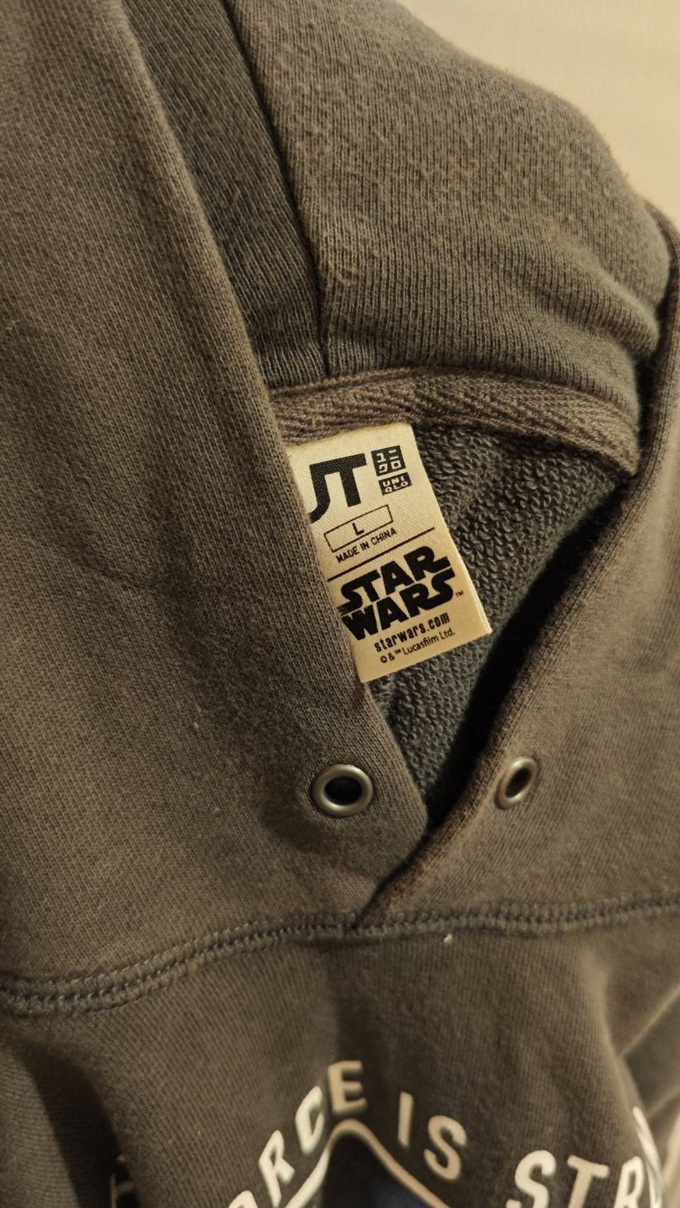 Star Wars × Uniqlo Uniqlo X Star Wars Vintage "The Force is Strong" Hoodie Size US M / EU 48-50 / 2 - 3 Thumbnail