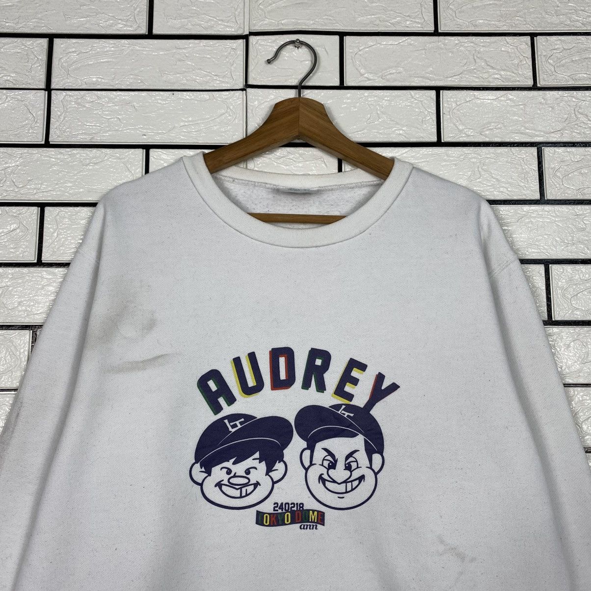 Japanese Brand Vintage Sweatshirt Audrey Tokyo Dome Big Logo Sportswear Size US L / EU 52-54 / 3 - 4 Thumbnail