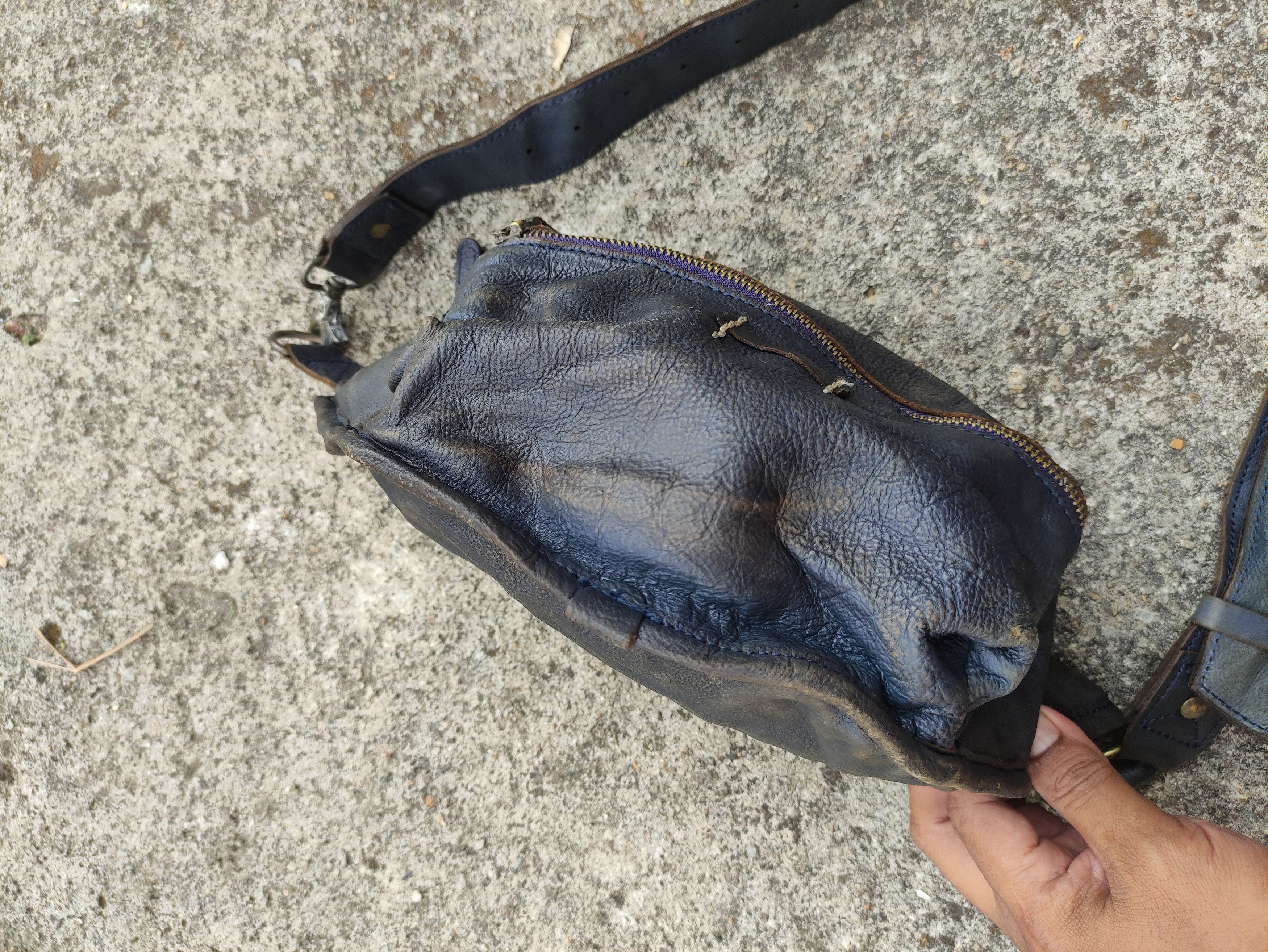 Japanese Brand GREEN LABEL RELAXING VINTAGE LEATHER WAIST BAG Size ONE SIZE - 3 Thumbnail