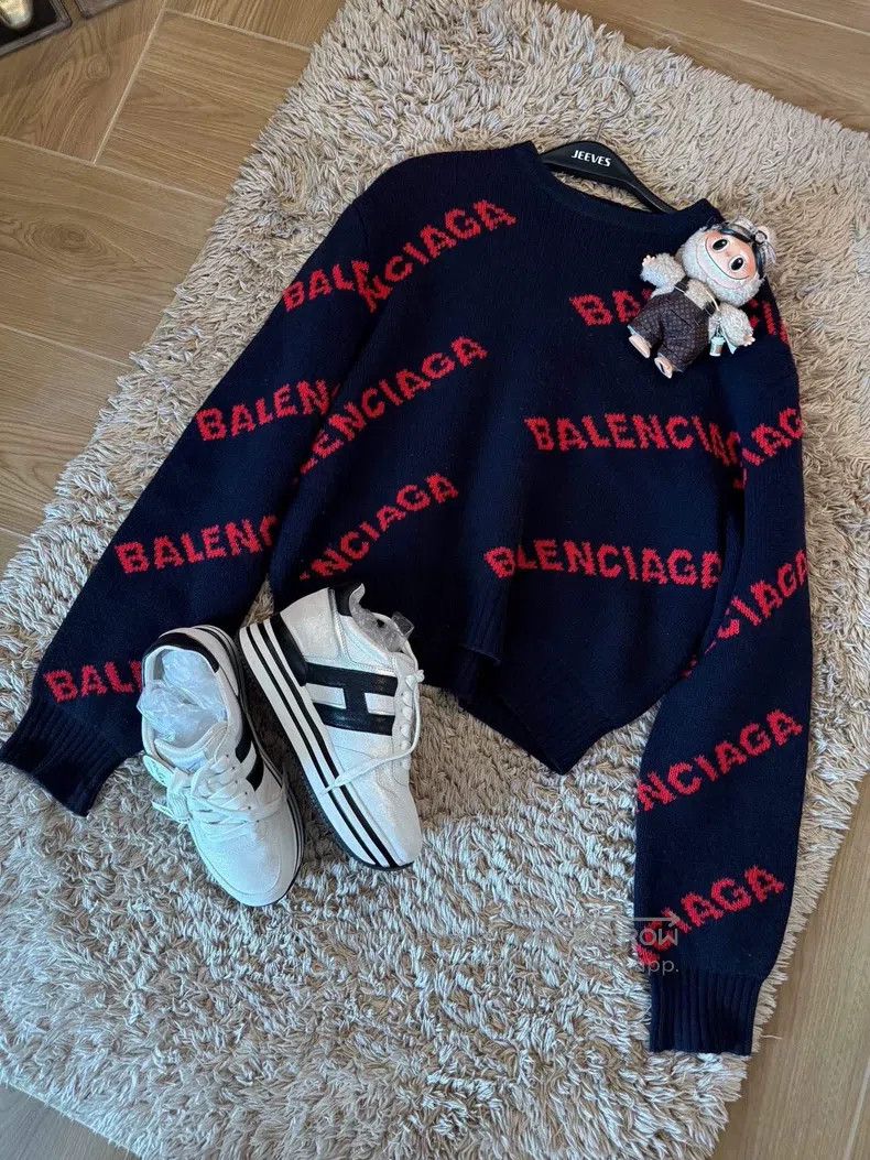 Balenciaga Balenciaga Sweater, Size S, Loose Fit, Classic Black and R Size US S / EU 44-46 / 1 - 1 Thumbnail