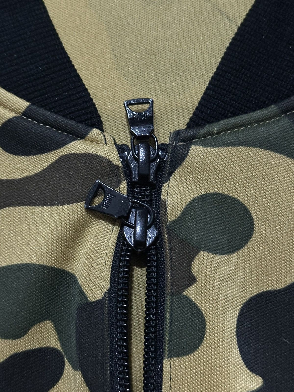 Bape BAPE TRACKTOP CAMO Size US M / EU 48-50 / 2 - 11 Thumbnail
