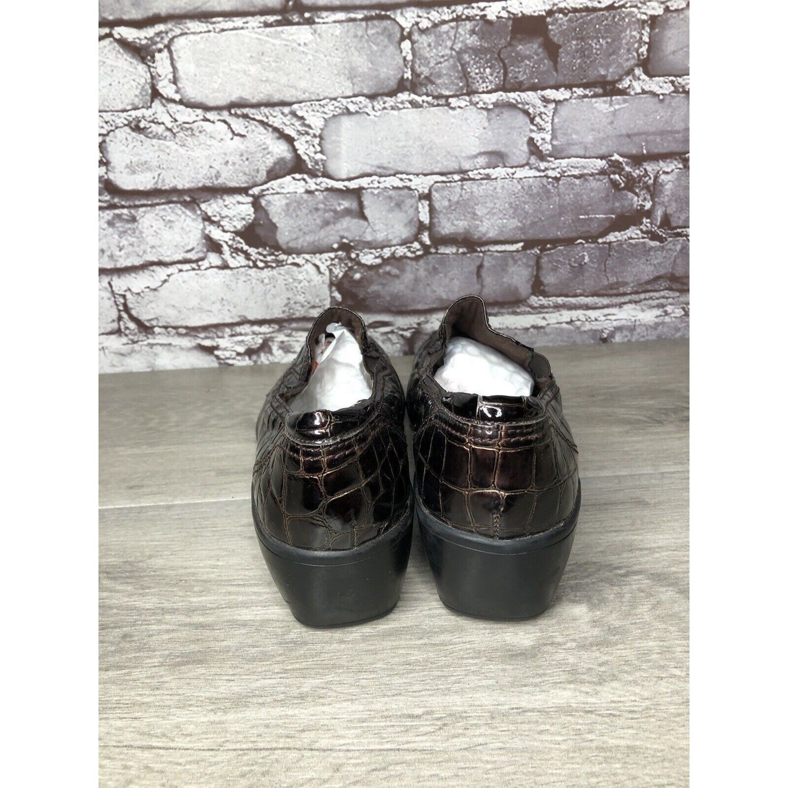 Clarks Clarks Bendables Brown Patent Leather Croc Embossed Clogs Wo Size US 12 / IT 42 - 4 Thumbnail