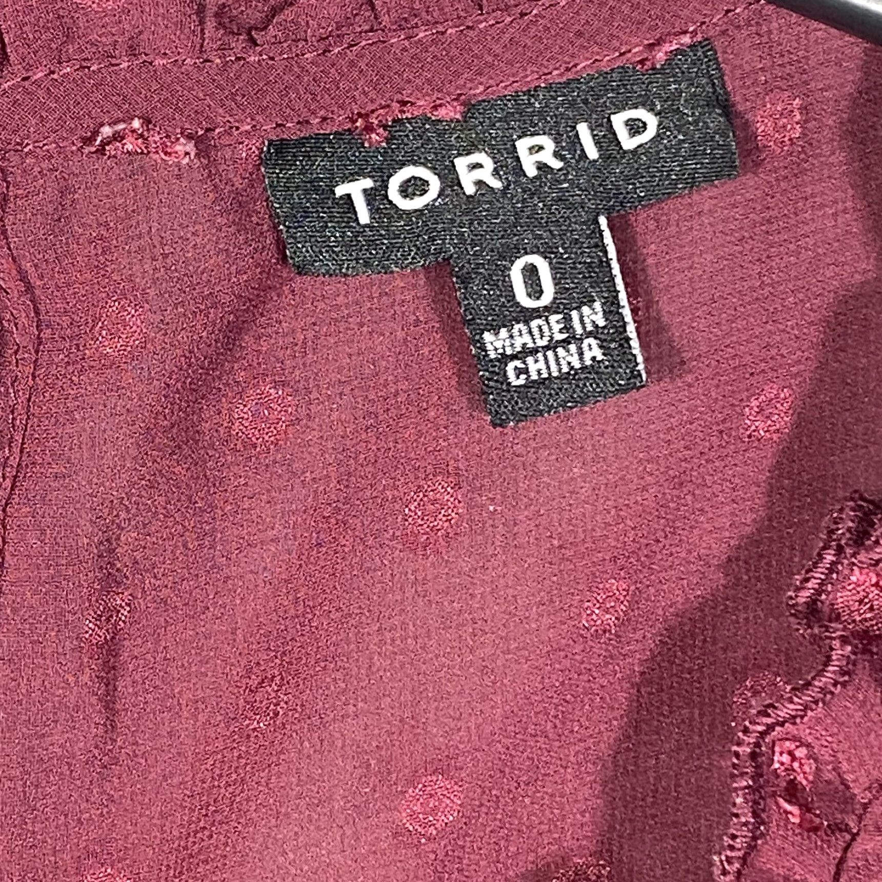 Torrid Torrid Tank Shirt Womens Plus Burgundy Chiffon Swiss Dot Sleeveless Mock Neck Button-Loop Keyhole Back 0X Size 0X Size XL / US 12-14 / IT 48-50 - 3 Thumbnail
