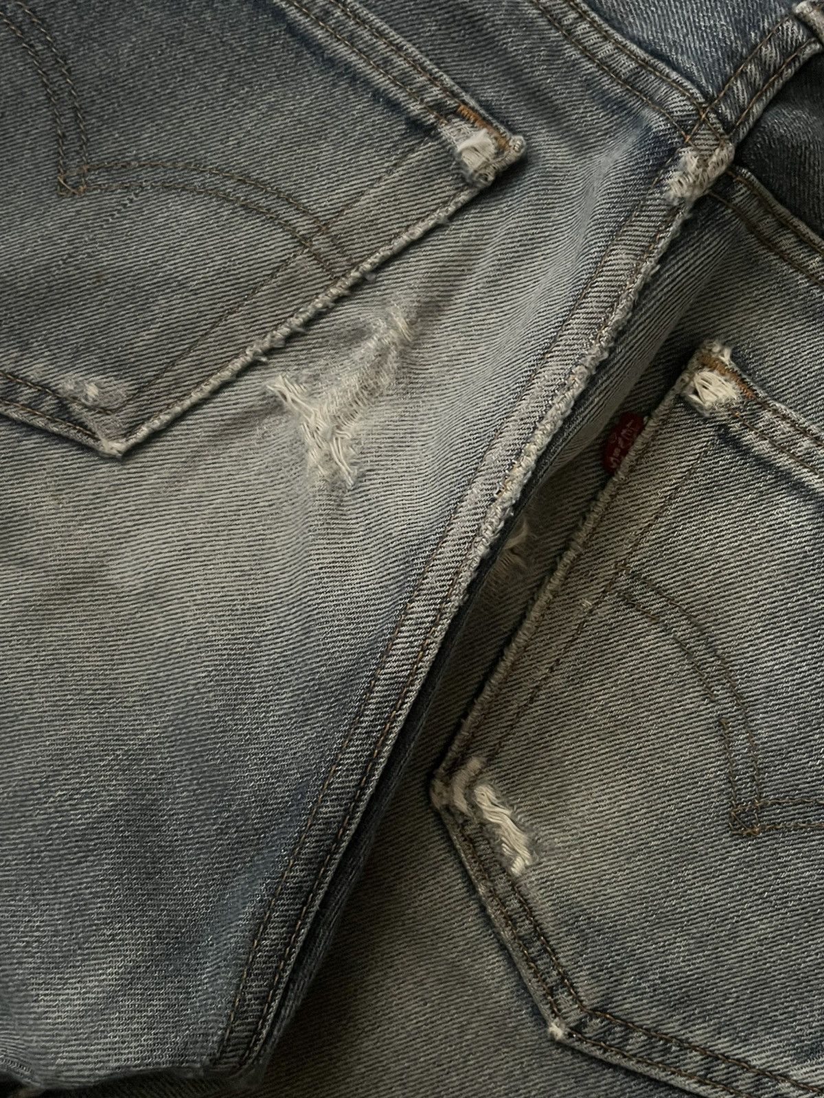 Levi's ⚡️Vintage⚡️90s Levi’s 501 Blue Wash Buttonfly Distressed Jeans Size US 33 - 13 Thumbnail
