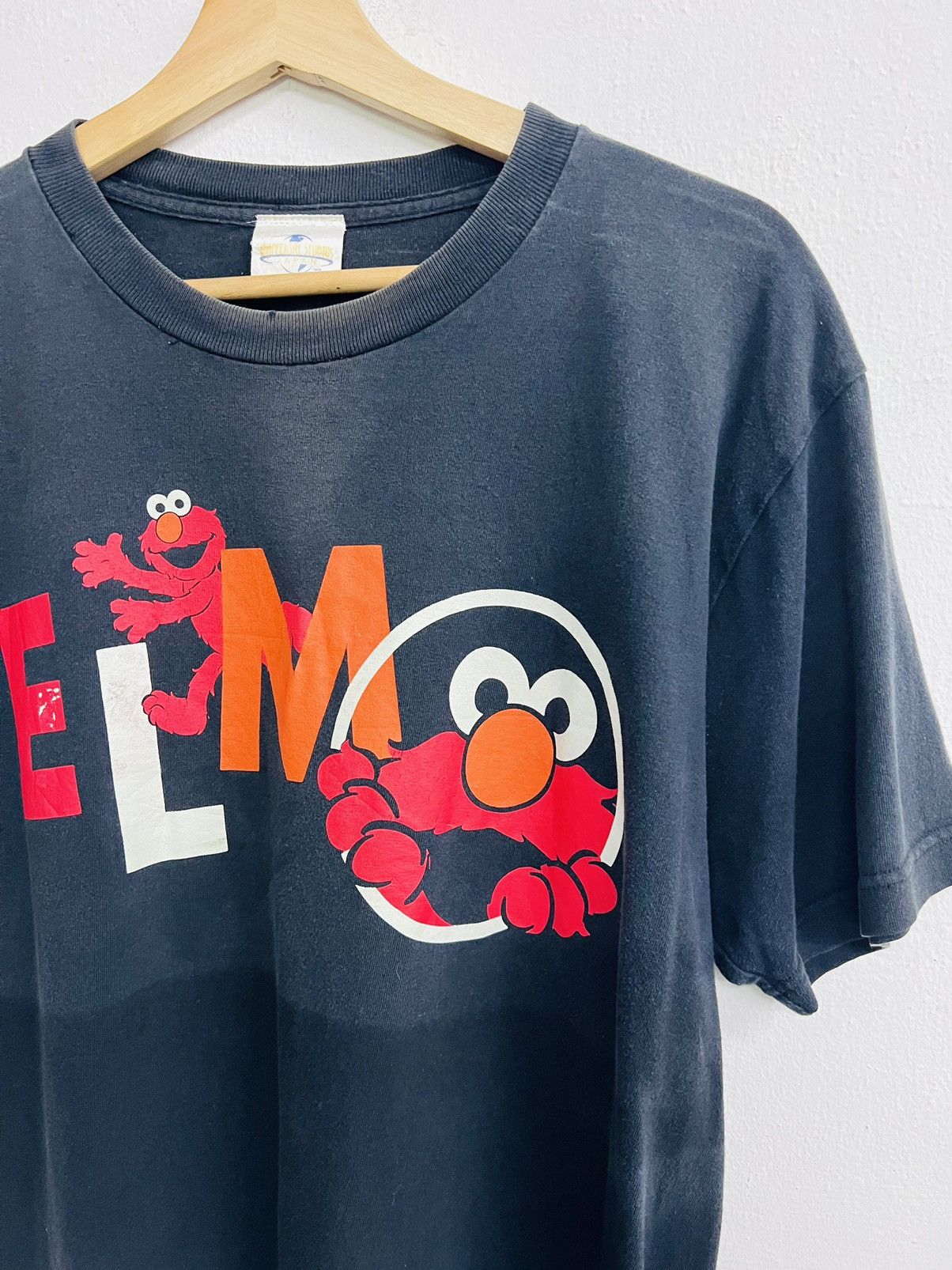 Universal Studios × Vintage Vintage Y2K Elmo Sesame Workshop Tee Size US L / EU 52-54 / 3 - 3 Thumbnail