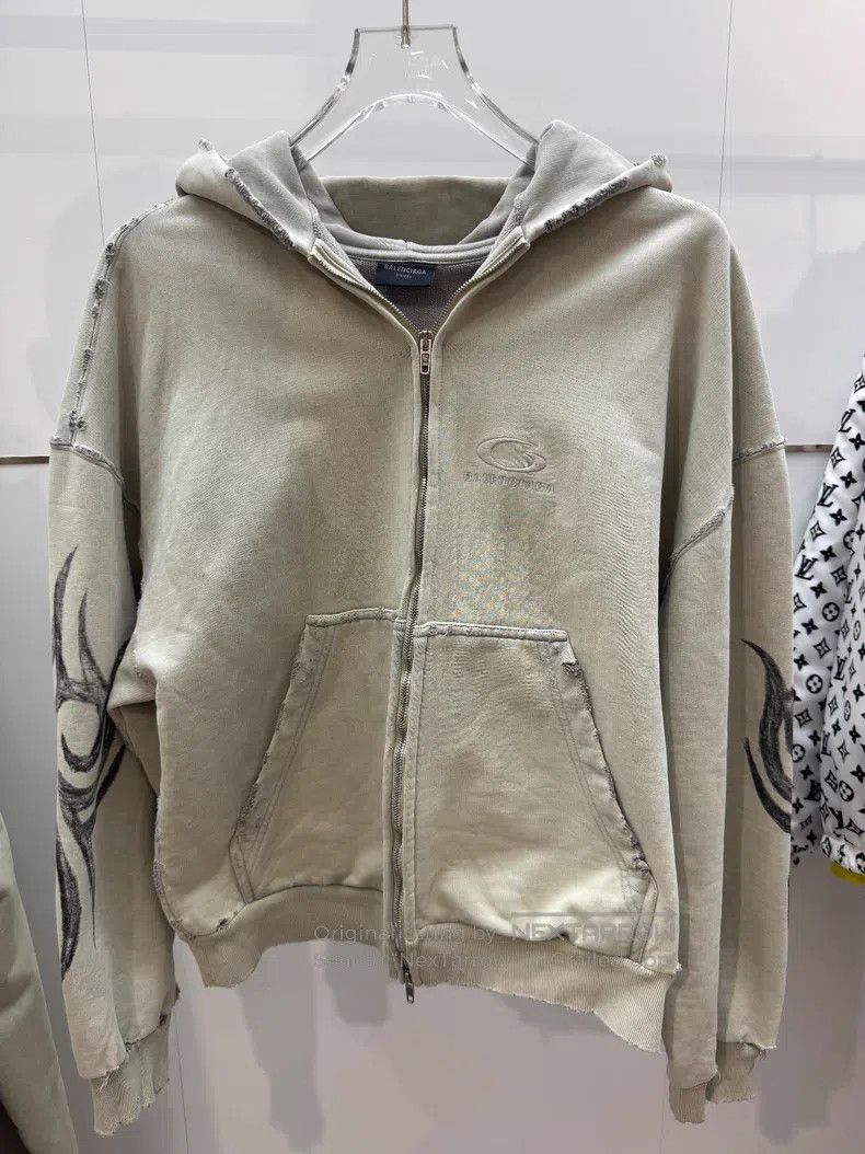 Balenciaga Balenciaga Sweatshirt Size US S / EU 44-46 / 1 - 1 Thumbnail