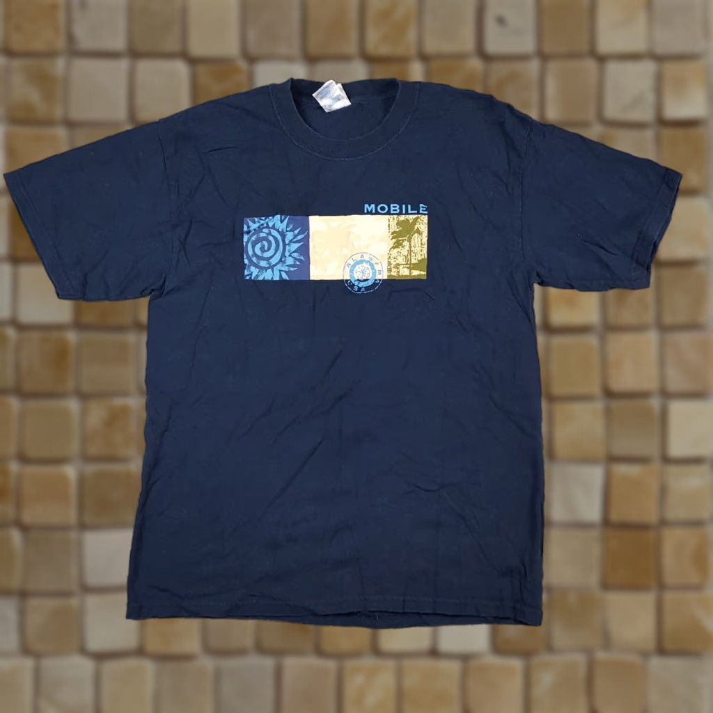 Gildan VINTAGE Mobile Alabama Art Nature Tee Mens Size L Navy Blue Retro Travel Shirt Size US L / EU 52-54 / 3 - 1 Thumbnail