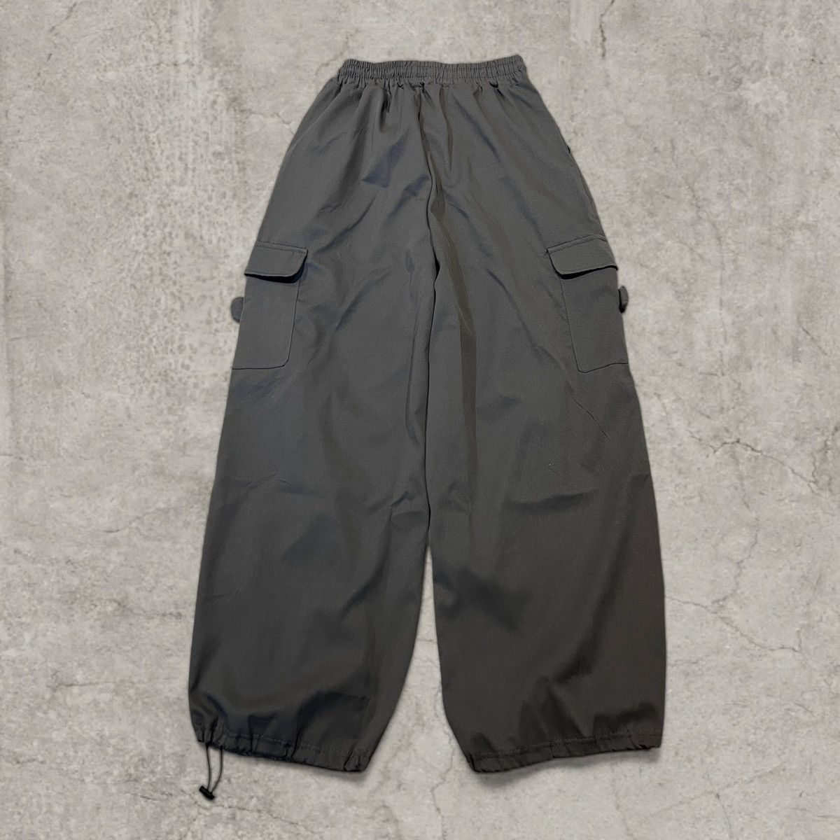 Japanese Brand Insane baggy relaxed fit cargo trousers in grey. Size S/M Size US 32 / EU 48 - 3 Thumbnail