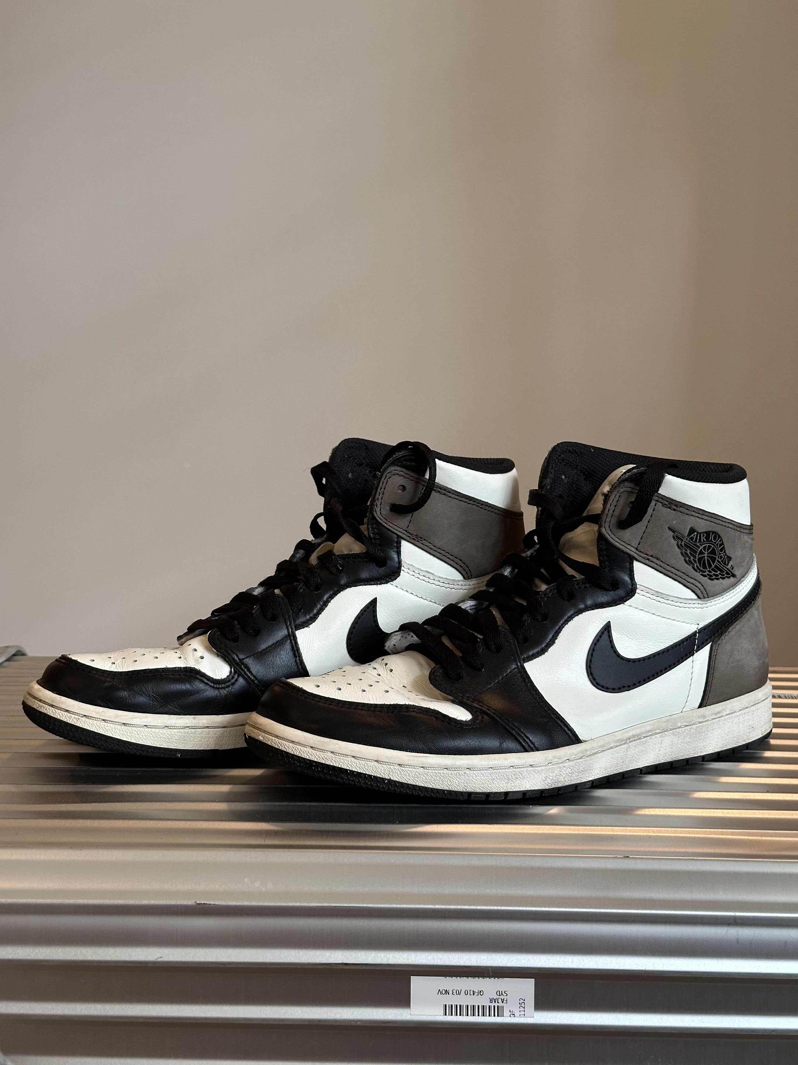 Nike Nike Air Jordan 1 Retro High OG Dark Mocha / Men's US Sz 9 Size US 9 / EU 42 - 2 Thumbnail