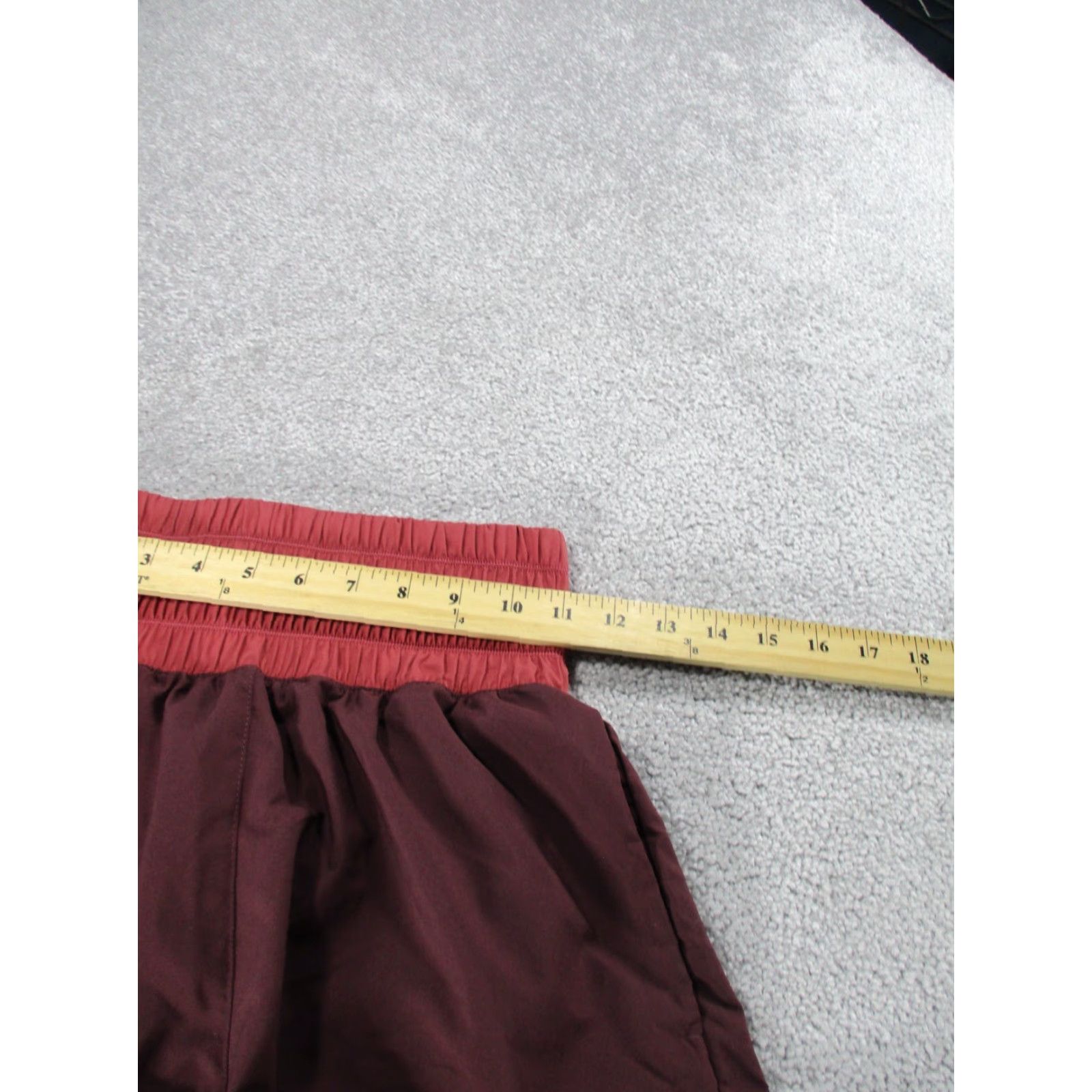 Nike Nike Shorts Women XS Dri-FIT Lightweight Red 2.5" Wide Waistband Athletic Cross Training Gym Running Mens Womens Girls Boys Size 26" / US 2 / IT 38 - 6 Thumbnail