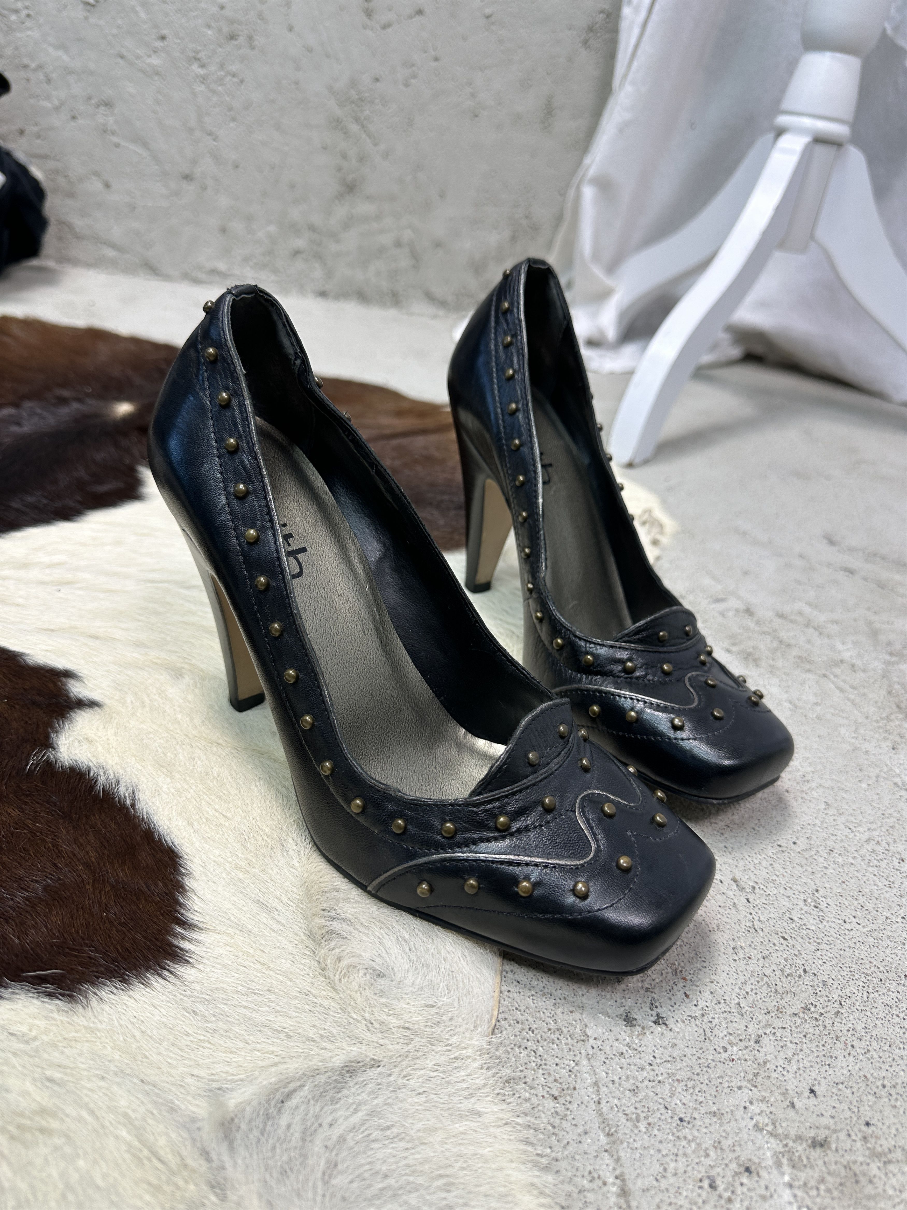 Vintage Vintage Avant Garde Leather Studded Heels Y2K Size US 7 / IT 37 - 1 Thumbnail