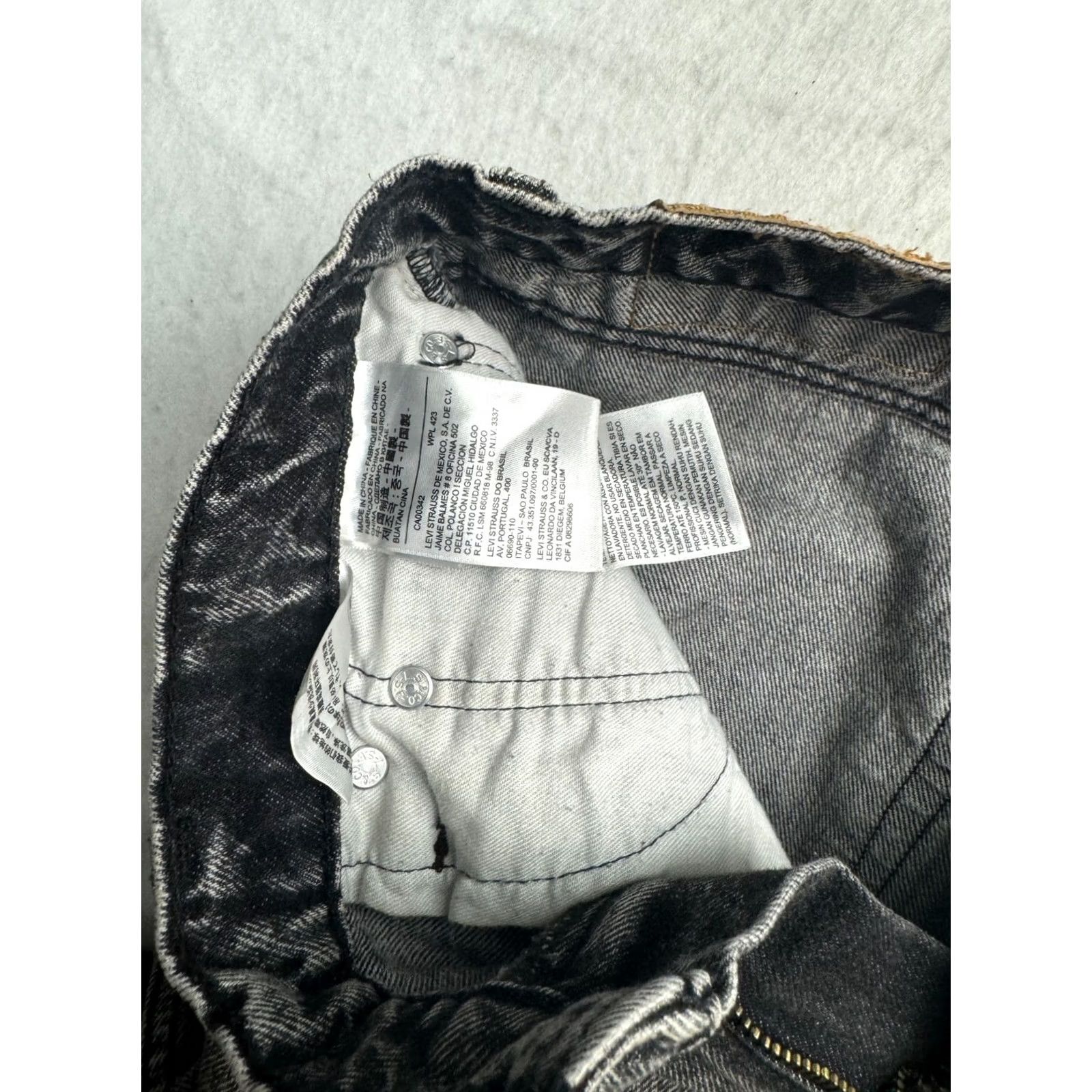 Levi's VINTAGE Levi's 512 Jeans Mens Black Acid Wash Denim Distressed Button Zip Closure 33x30 Slim Epics Size US 33 - 7 Thumbnail