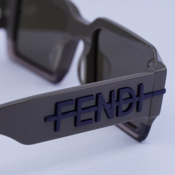 Fendi Fendi FE40073U 50E FENDI GRAPHY Sunglasses Brown Rectangle Size ONE SIZE - 5 Thumbnail
