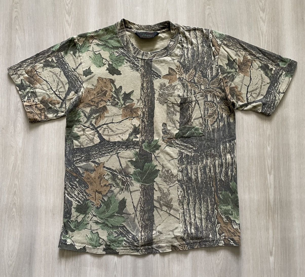 Realtree × Vintage Vintage Liberty Shirt Realtree Camo Pocket Tee Sz Large Size US L / EU 52-54 / 3 - 1 Thumbnail