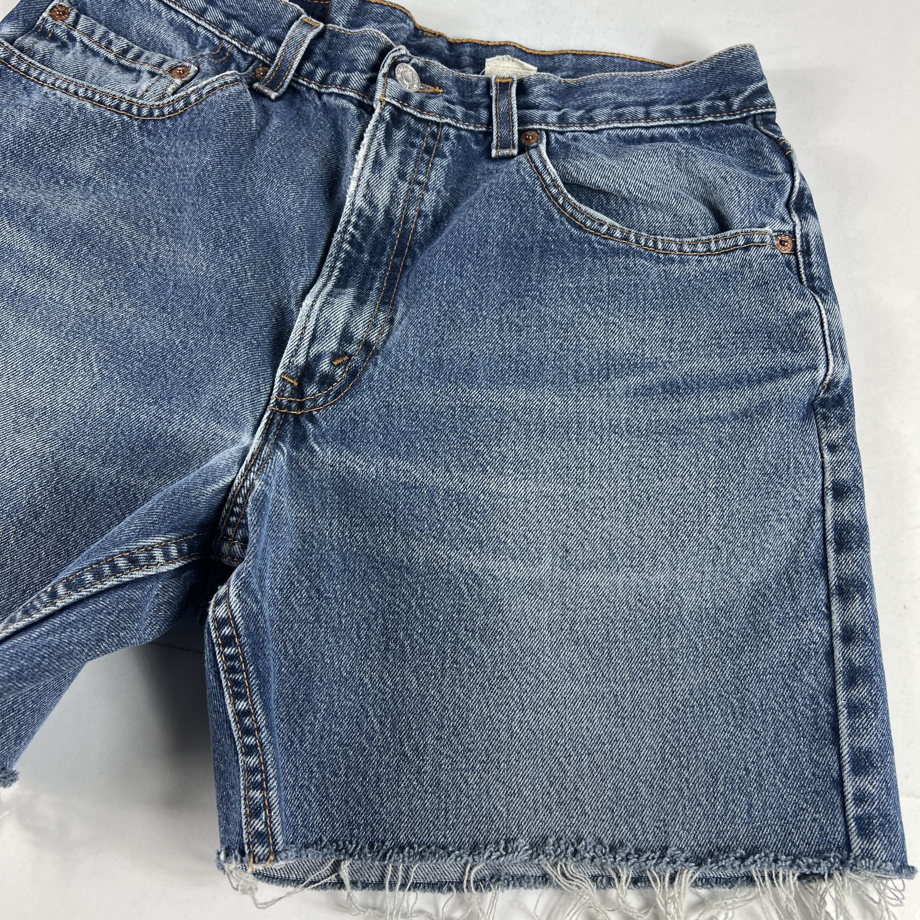Levi's Y2K Levi's Jean Shorts 550 Faded Cut Off Raw Hem Denim Jorts Size US 33 - 3 Thumbnail