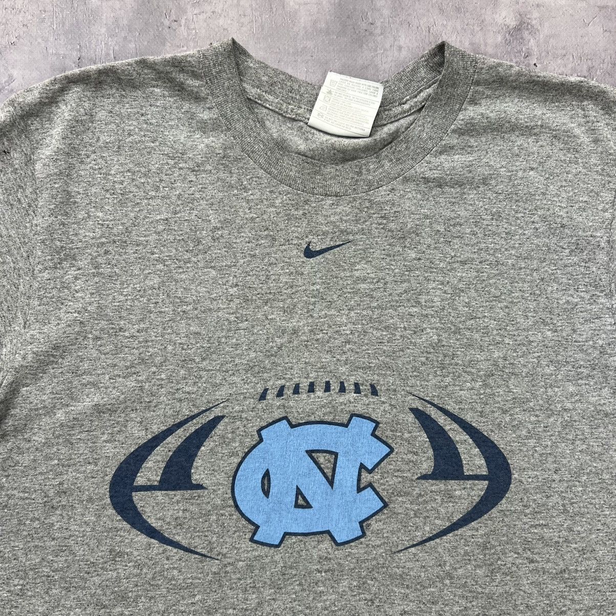 Nike Rare! Nike North Carolina Tap Heels Tee Vintage 00s Size US S / EU 44-46 / 1 - 4 Thumbnail