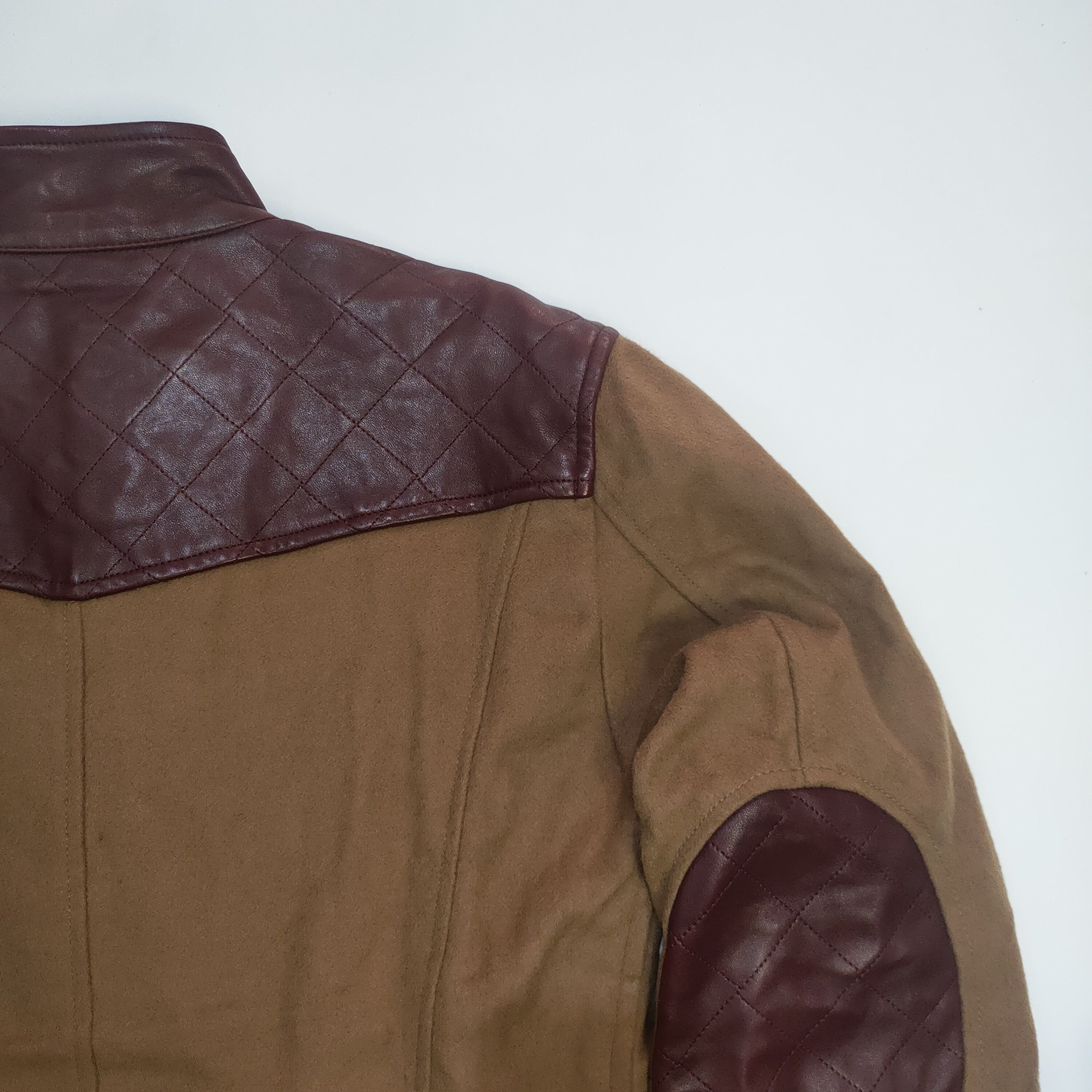 Dolce & Gabbana Dolce & Gabbana jacket combines canvas and leather accents. Size US S / EU 44-46 / 1 - 22 Thumbnail