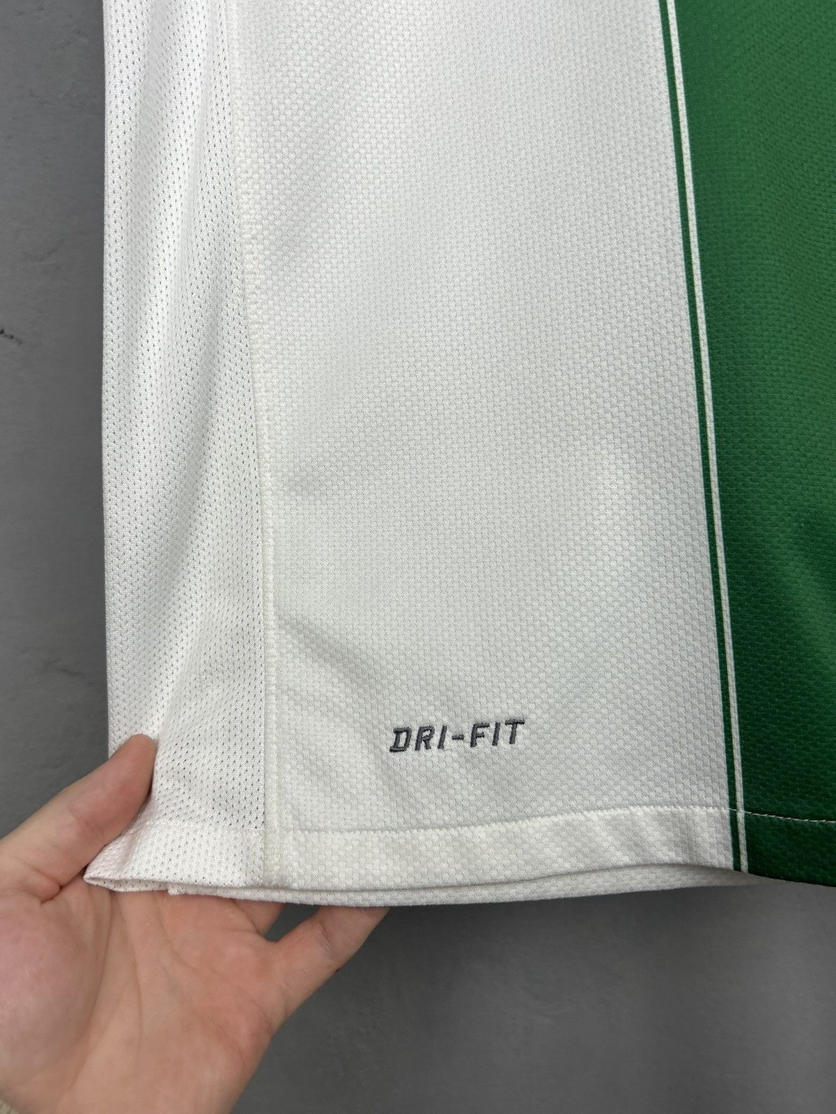 Nike PORTUGAL 2010 2011 AWAY NIKE FOOTBALL SHIRT SOCCER JERSEY Size US S / EU 44-46 / 1 - 4 Thumbnail
