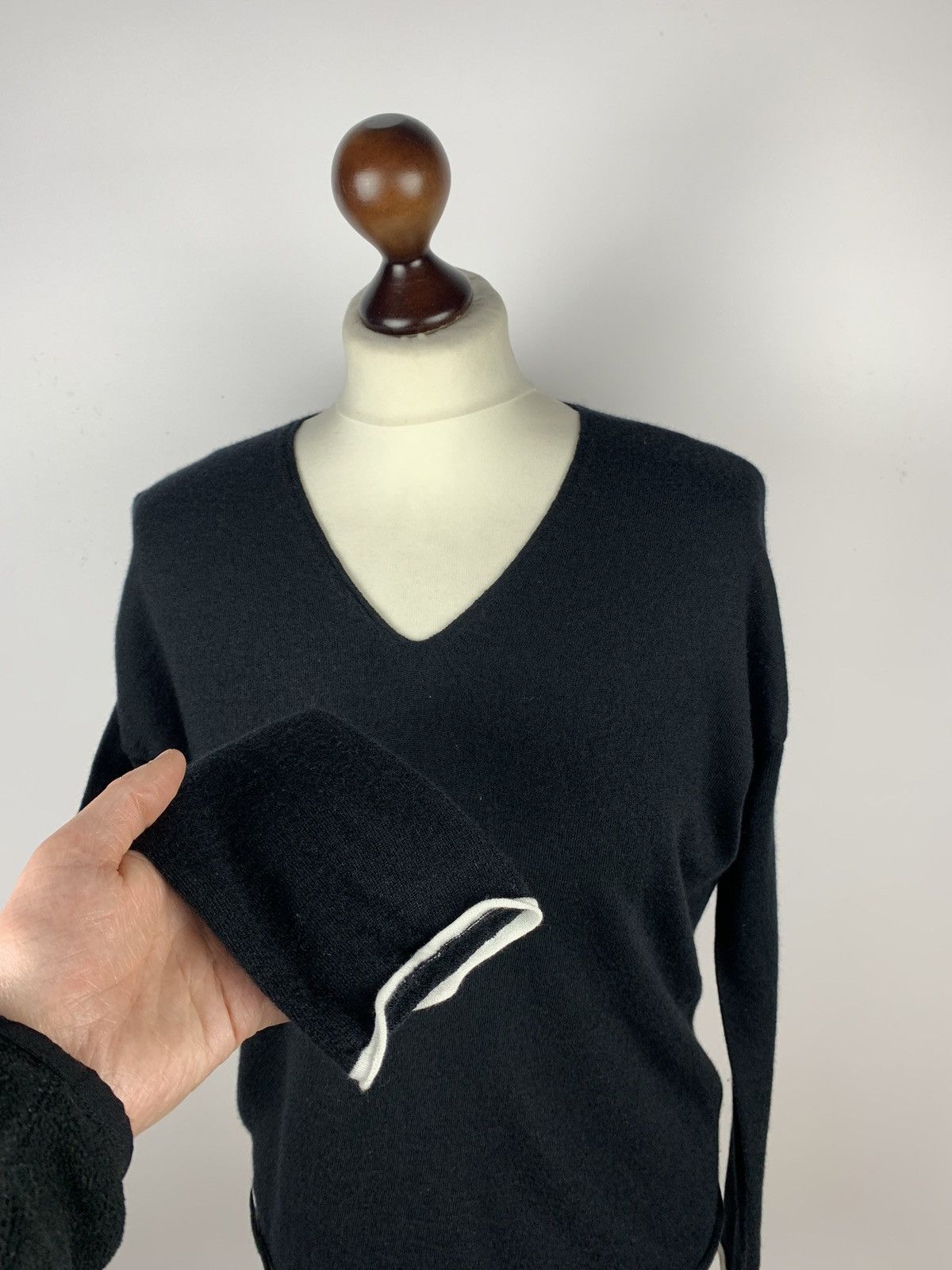 Escada Sport Escada Sport Womens Wool Sweater Jumper Size S Black V-Neck Size S / US 4 / IT 40 - 3 Thumbnail