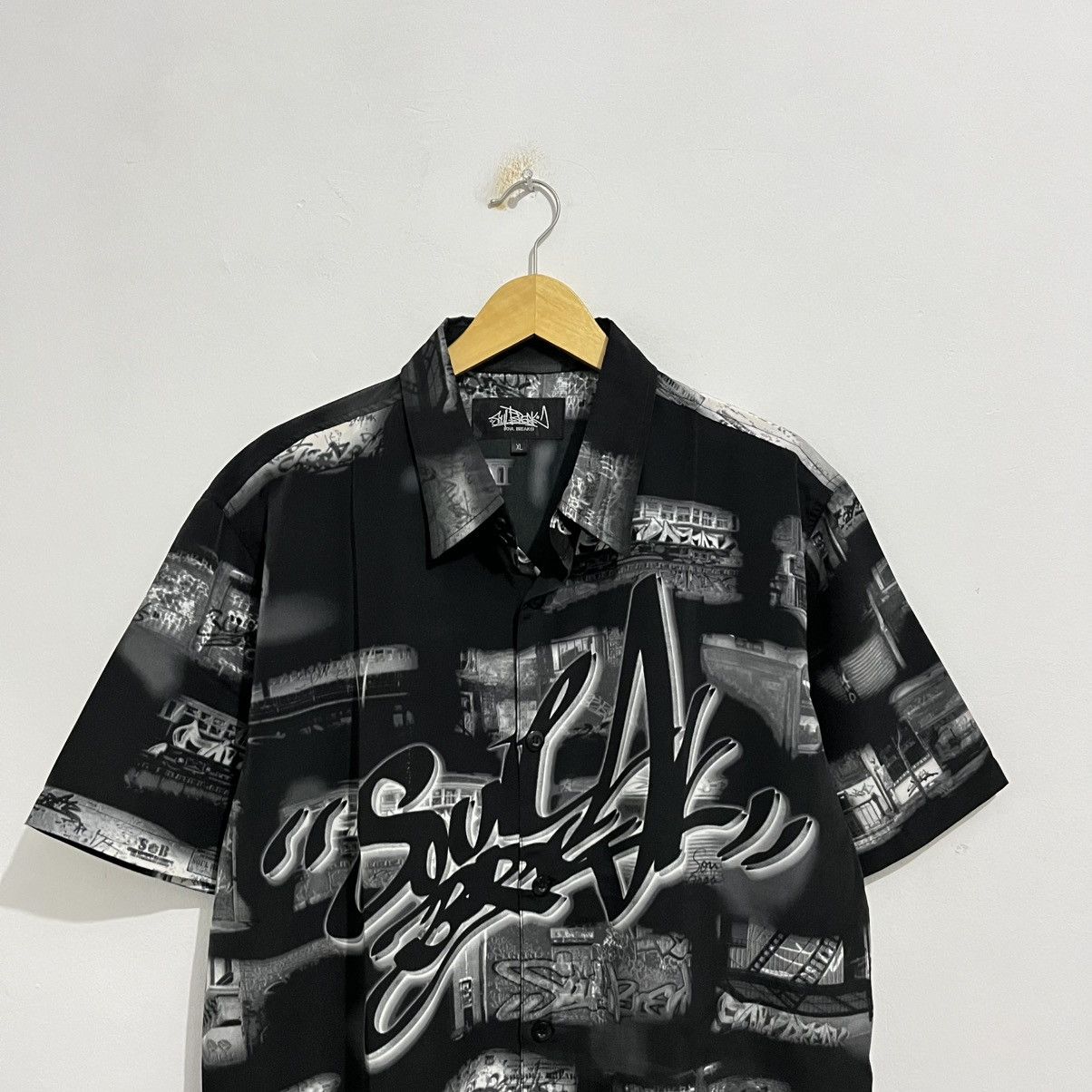 Japanese Brand Southpole Grafity Button Up - JUN25 Size US XL / EU 56 / 4 - 2 Thumbnail