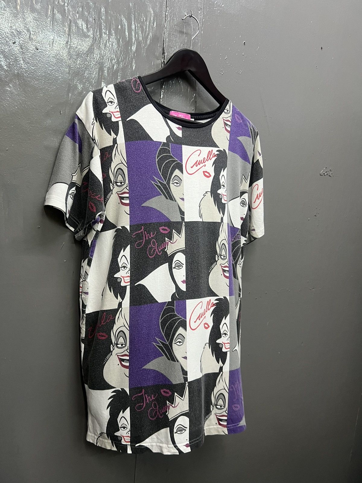 Disney Vintage Disney The Queen Tshirt Fullprint Size US M / EU 48-50 / 2 - 2 Thumbnail