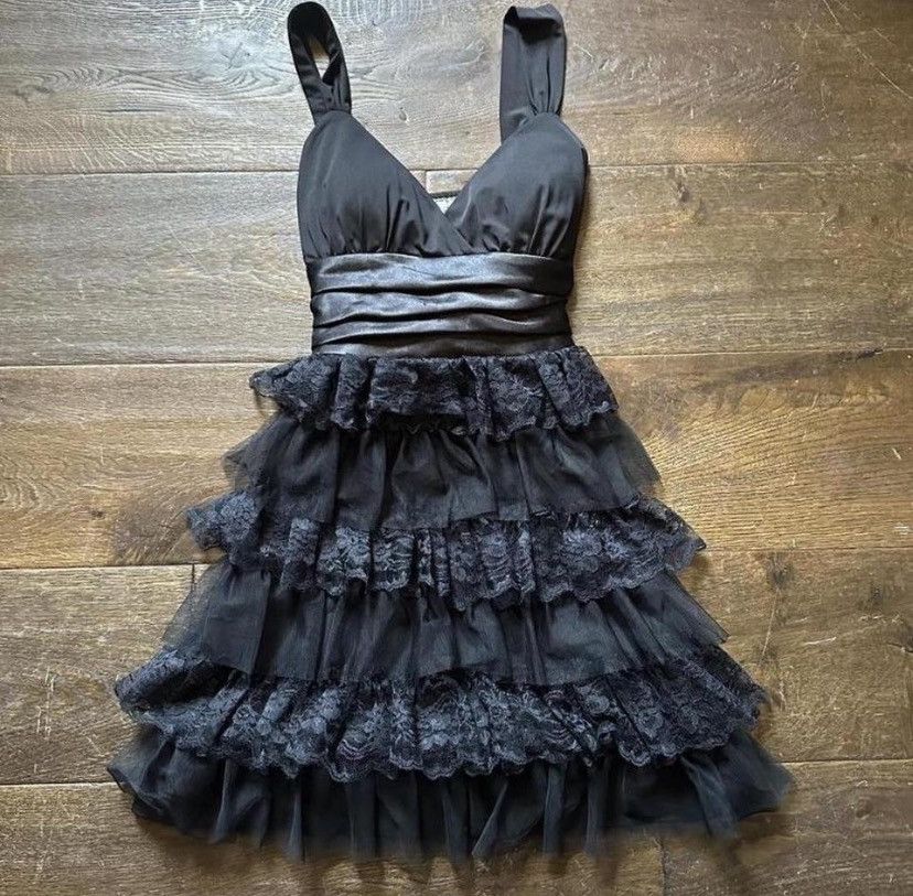 Vintage 2000s black lace tiered ribbon lace dress Size M / US 6-8 / IT 42-44 - 1 Thumbnail