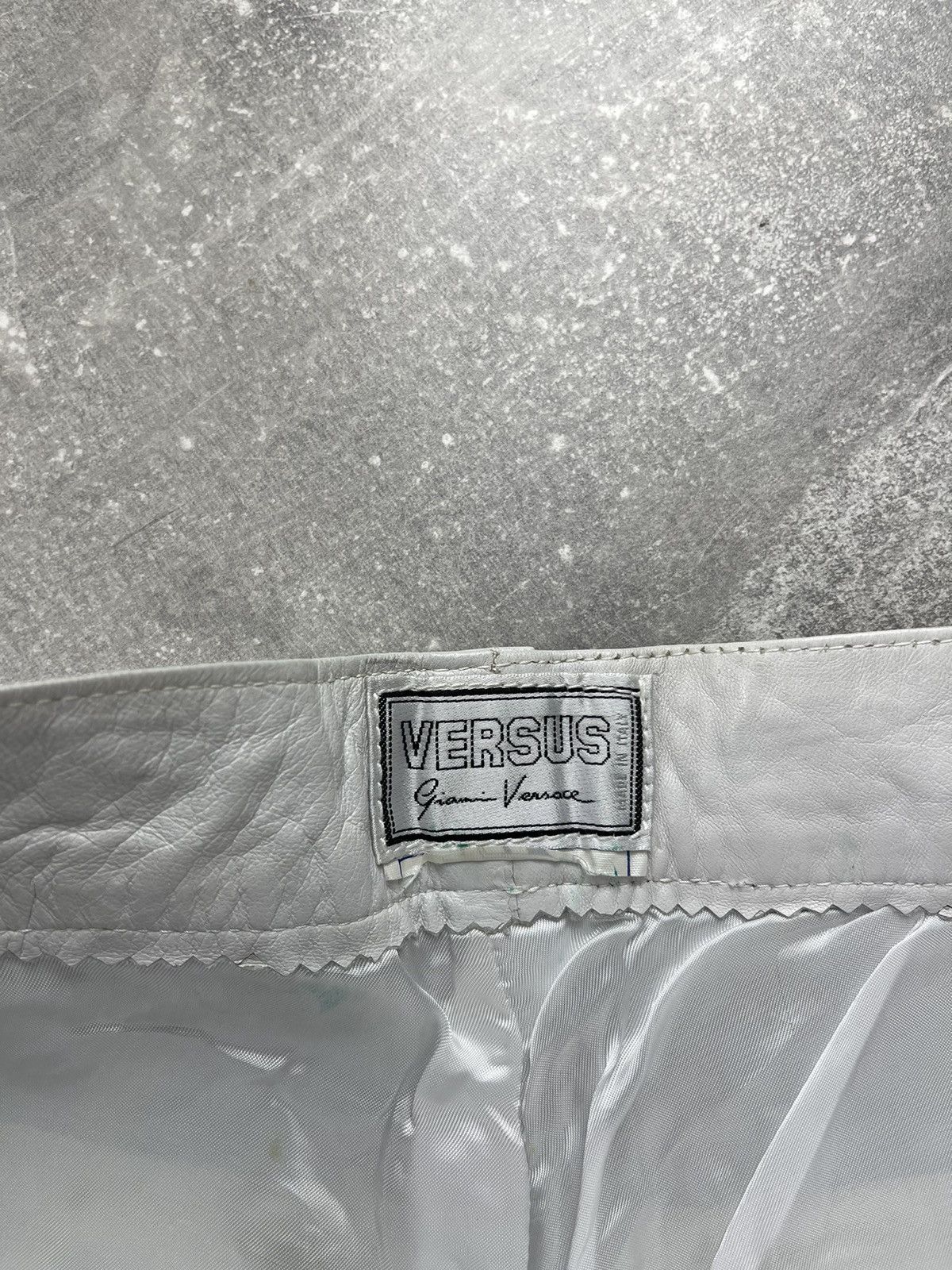 Versace Versus Gianni Versace Vintage 90s White Leather Pants Size 27" / US 4 / IT 40 - 15 Thumbnail