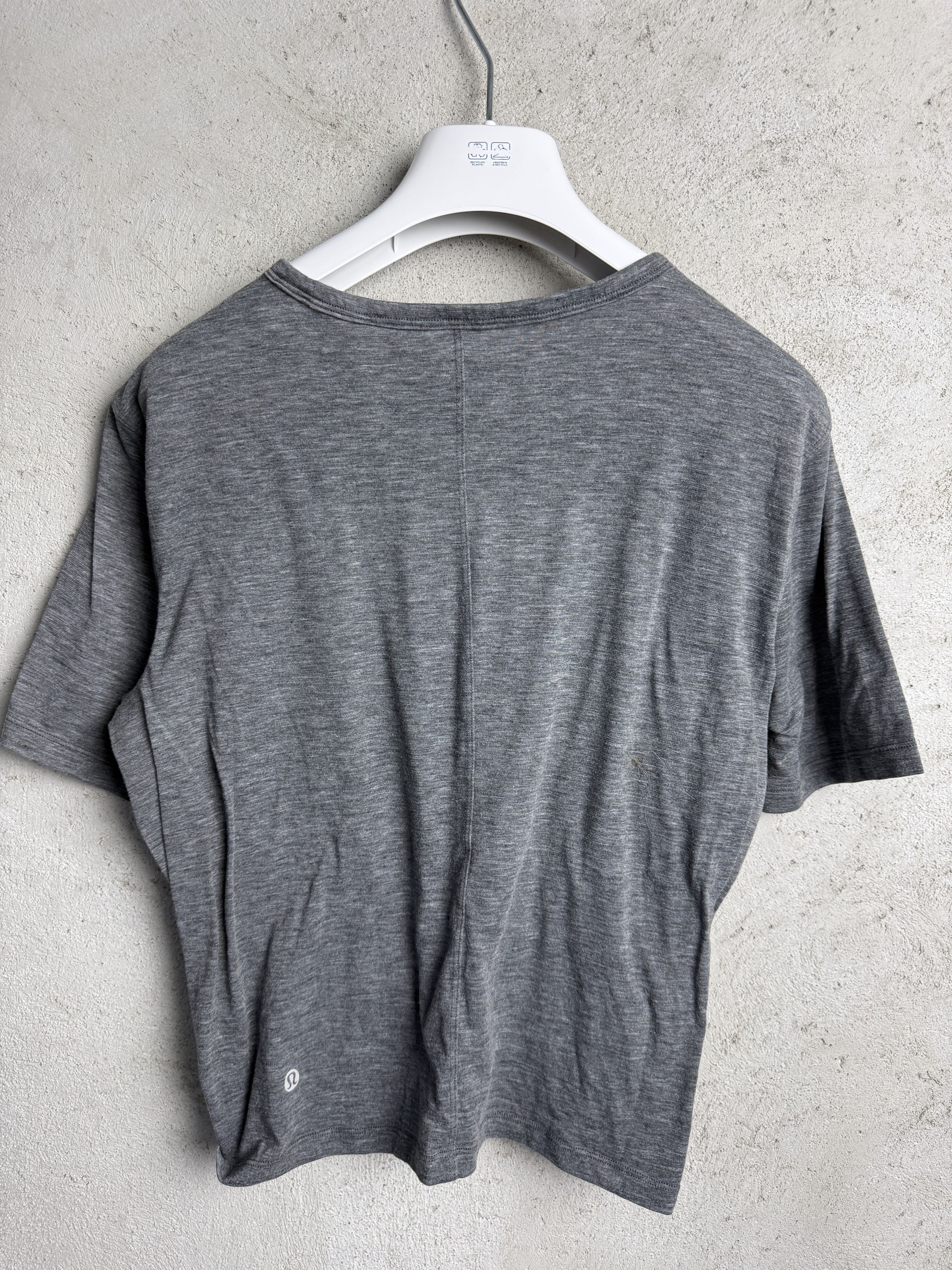 Lululemon Lululemon tied t-shirt tee casual sport gym yoga pilates Size S / US 4 / IT 40 - 2 Thumbnail