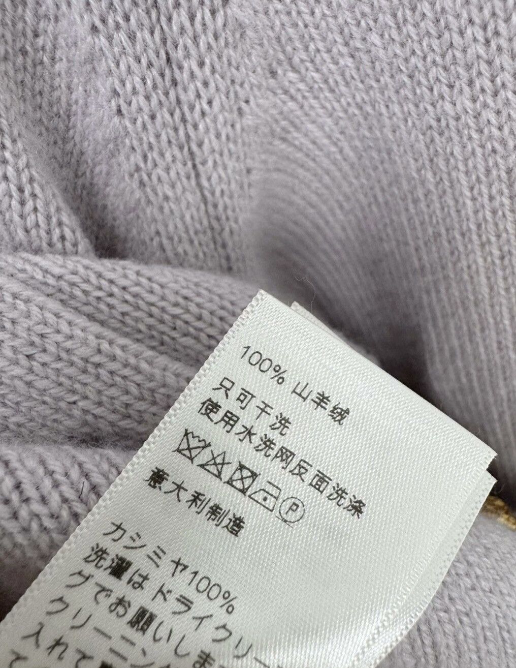 Celine Celine brand new cashmere knitted cardigan Size M / US 6-8 / IT 42-44 - 4 Thumbnail