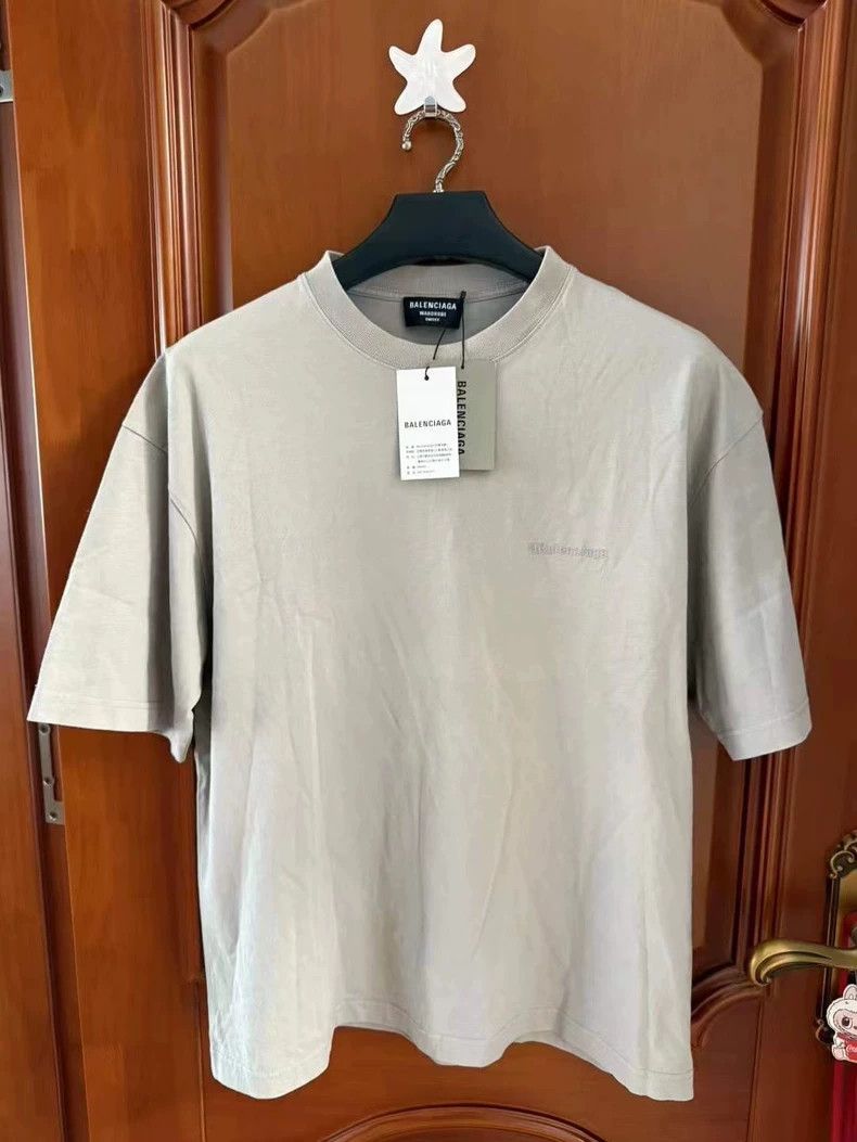 Balenciaga Balenciaga Gray Embroidered Logo T-shirt M - dmc Size US M / EU 48-50 / 2 - 1 Thumbnail