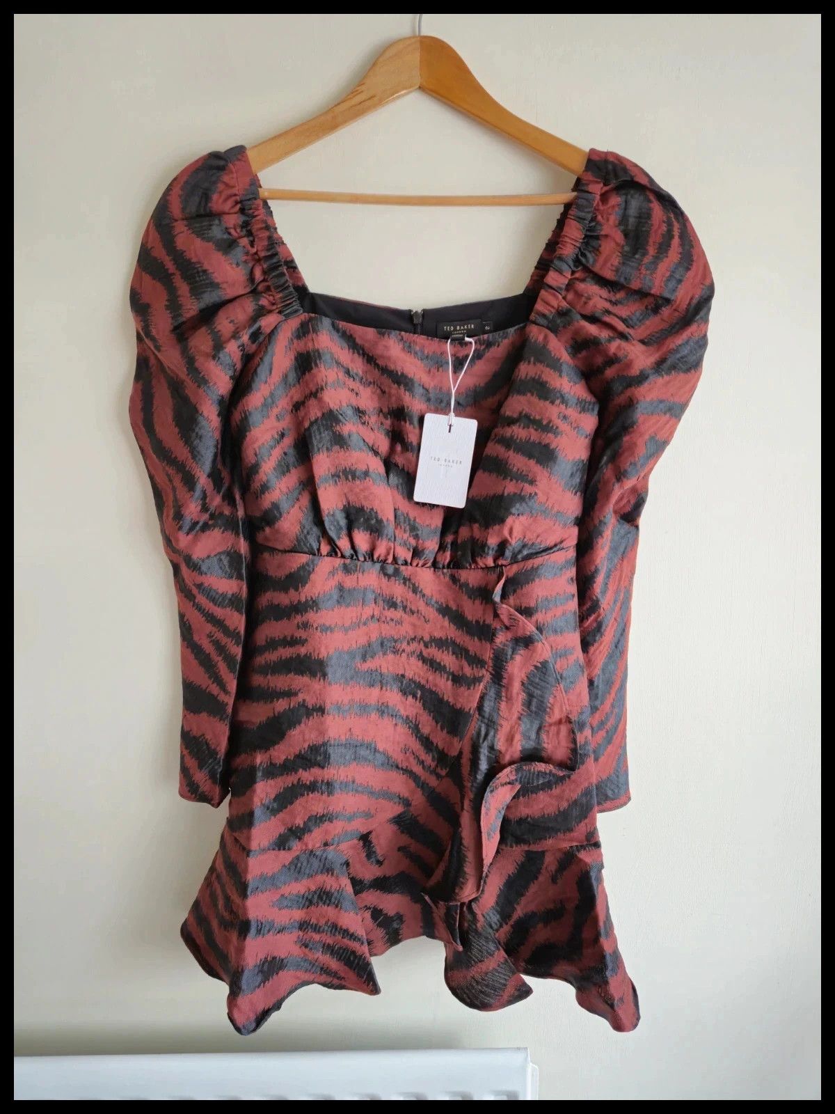 Ted Baker Ted Baker Brand New Exaggerated Shoulder Mini Dress - Size 2 Size L / US 10 / IT 46 - 7 Thumbnail