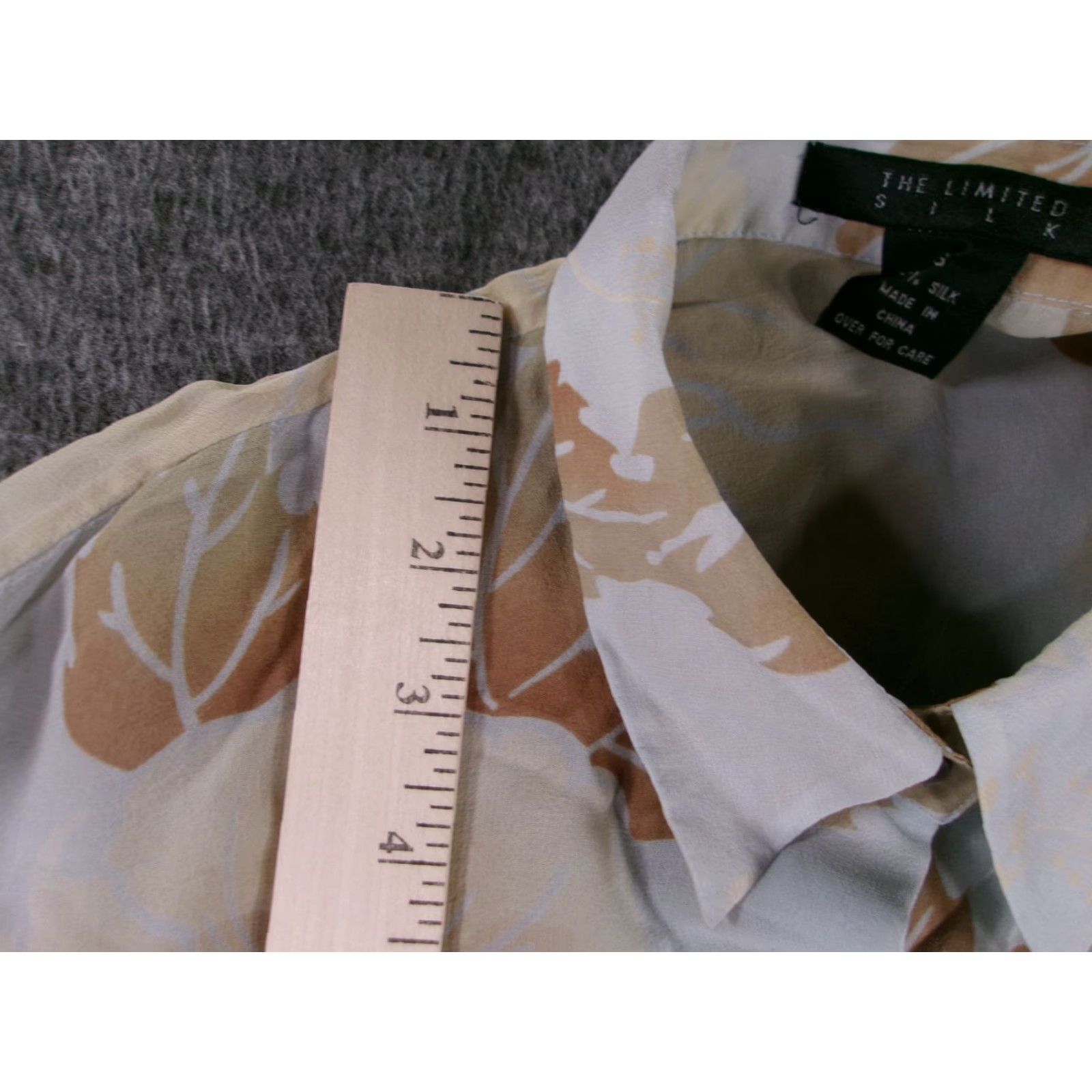 Vintage VINTAGE The Limited Silk Button-Up Long Sleeve Shirt Women Small Beige Floral Sheer Casual Resort Size S / US 4 / IT 40 - 4 Thumbnail