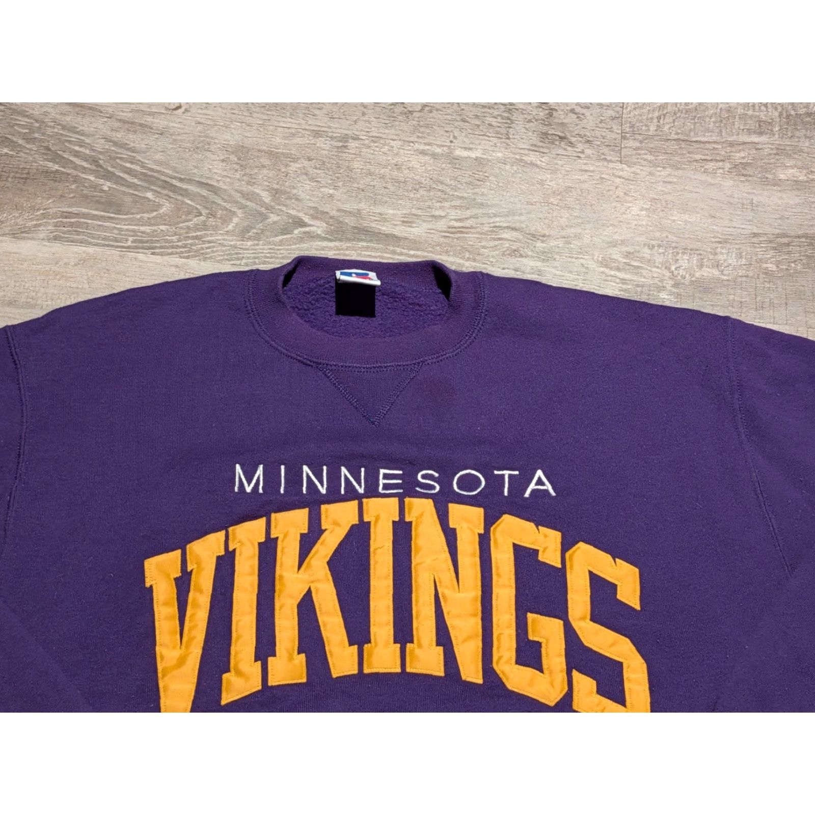 Russell Athletic VINTAGE Russell Athletic Pro Line Minnesota Vikings Crewneck Sweatshirt Mens Medium Purple Embroidered Logo USA Made Heavyweight Fleece Lined Pullover Size US M / EU 48-50 / 2 - 7 Thumbnail