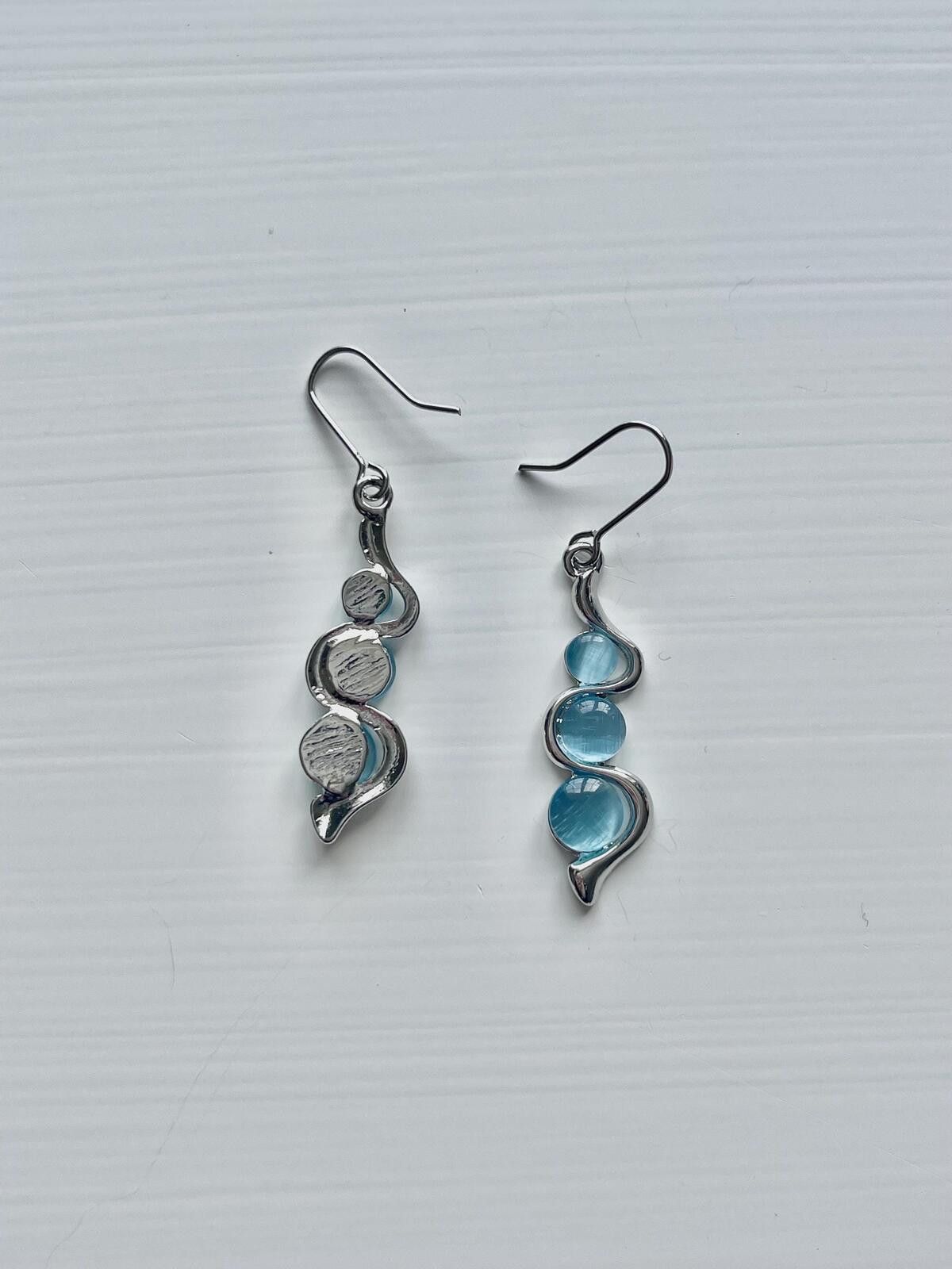 Other Silver light blue gem dangle drop earrings Size ONE SIZE - 4 Thumbnail