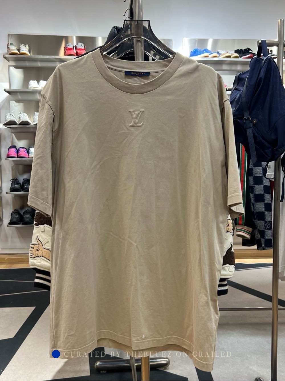 Louis Vuitton Embossed Logo T-Shirt in Beige Size US XXL / EU 58 / 5 - 1 Thumbnail