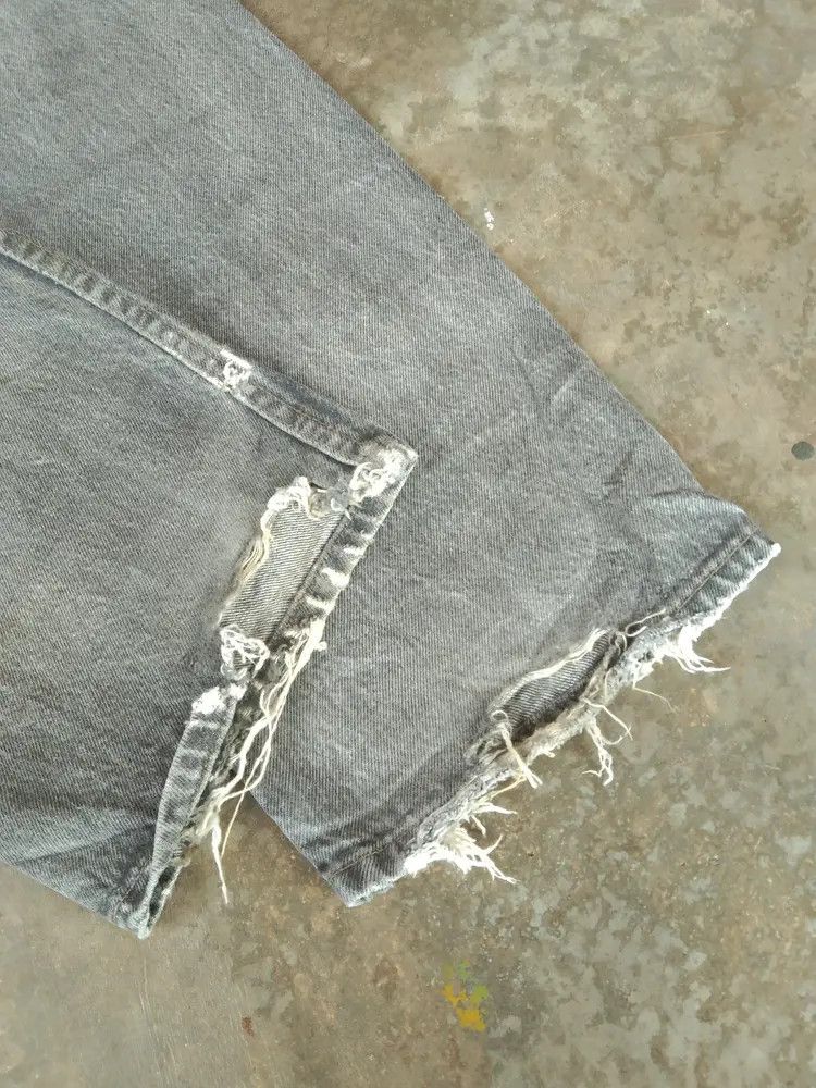 Levi's 90s Vintage Levi's 501 Made In USA Distressed Jeans 34x32 Size US 34 / EU 50 - 3 Thumbnail