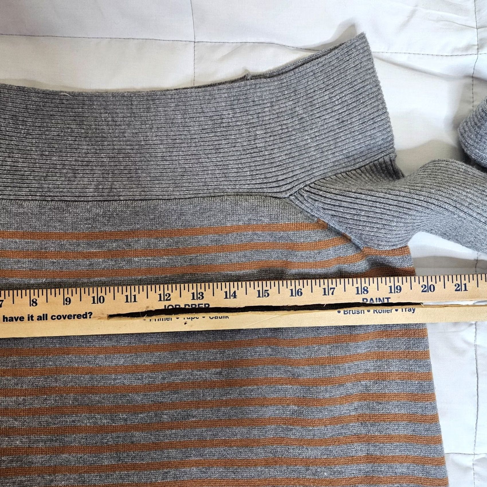 Anthropologie Anthropologie Women’s Off Shoulder Gray Stripes Sweater Cardigan L Adult Regular Size Gray Striped Knit Shirt 90s Modern Mens Womens Girls Size L / US 10 / IT 46 - 3 Thumbnail