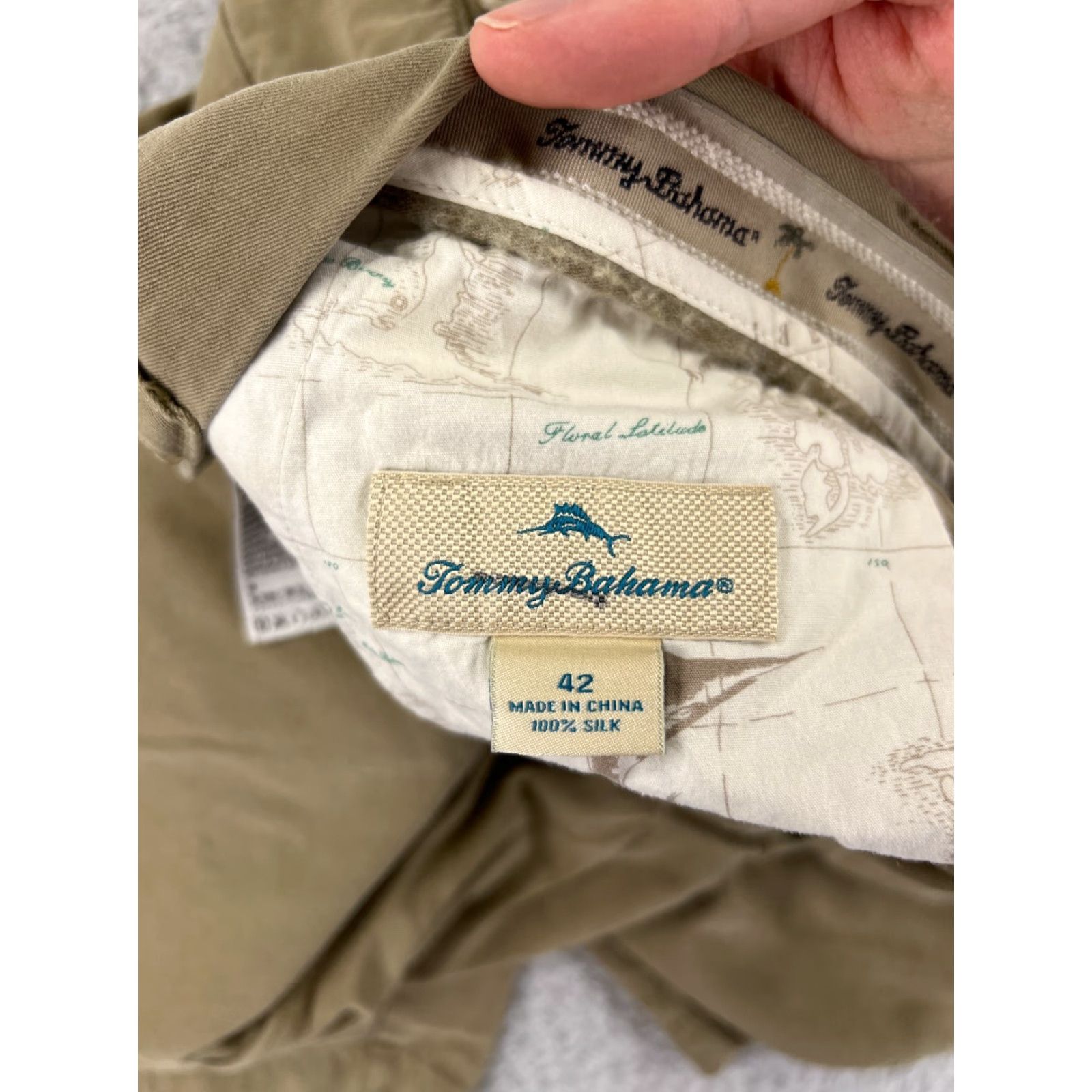 Tommy Bahama Tommy Bahama Shorts Men 42 Beige Khaki Silk Pleated Relax Beach Vacation Golf Shirt? Size US 42 / EU 58 - 3 Thumbnail