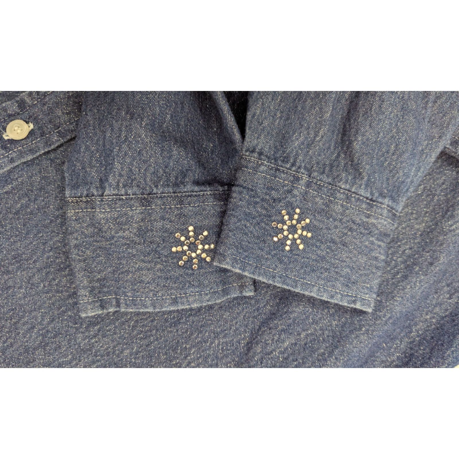 Disney Disney Mickey Mouse Button-Up Denim Shirt Womens XL Christmas Glitter Embroidered Blue Cotton Blend Button Closure Ladies Holiday Christmas Theme Size XL / US 12-14 / IT 48-50 - 5 Thumbnail