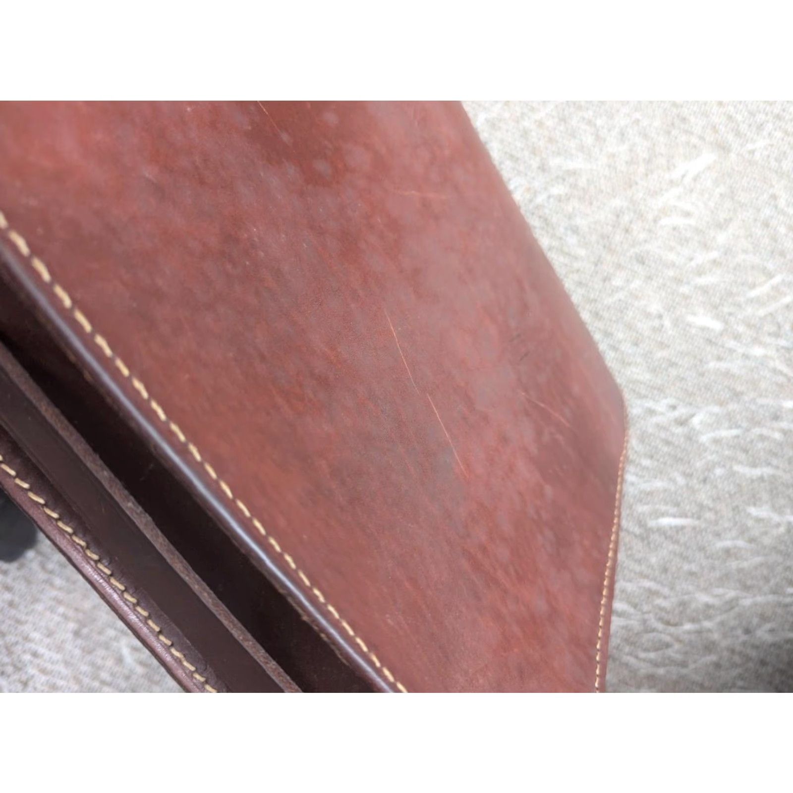 Eddie Bauer VINTAGE Eddie Bauer messenger bag COWHIDE brown leather bag Medium Unisex Adults Brown leather Messenger Bag 11.5" across 10" tall 3.5" wide Mens Size ONE SIZE - 5 Thumbnail